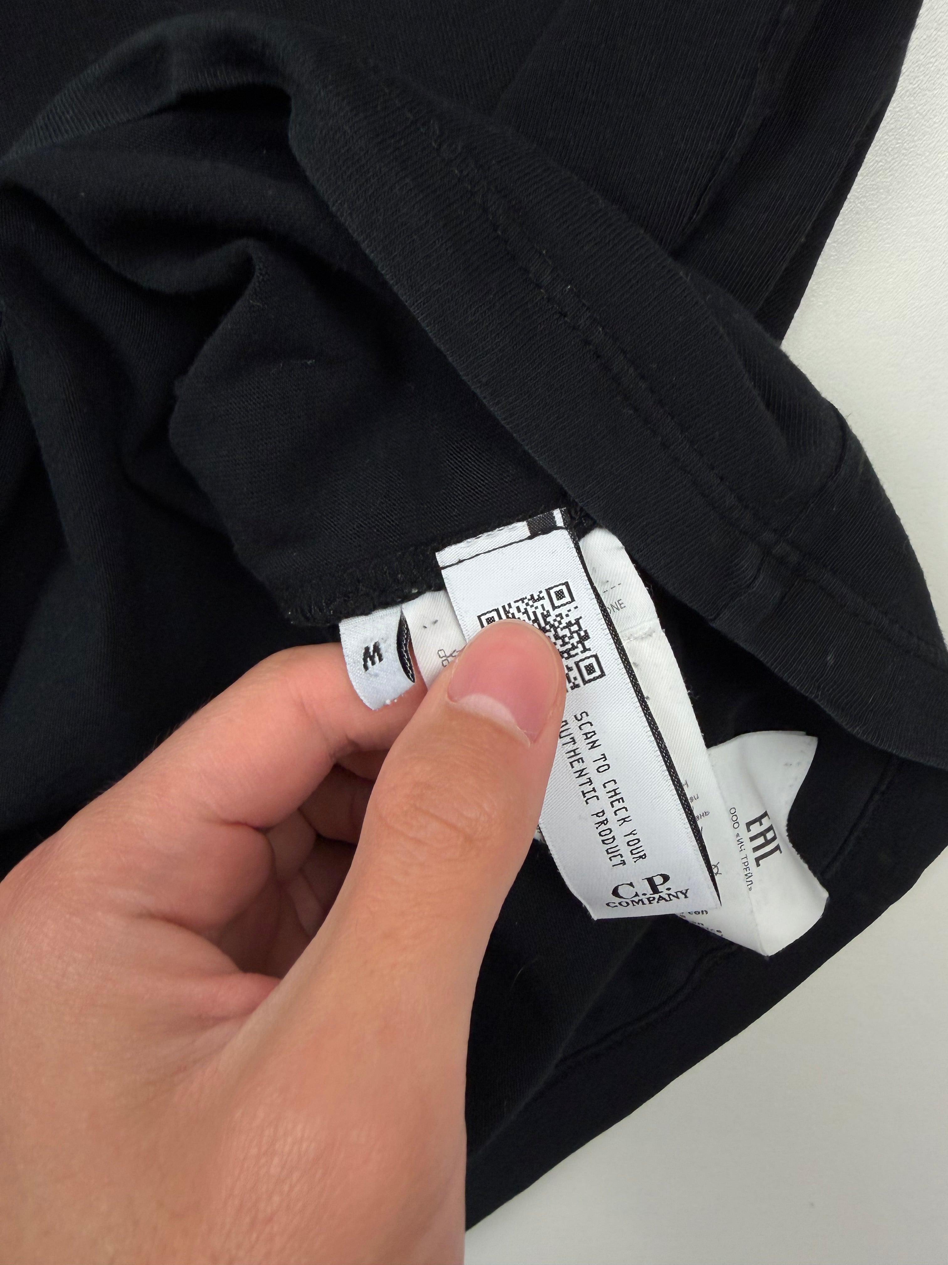 T-shirt C.P. Company – Taille M – Noir avec Motif au Dos