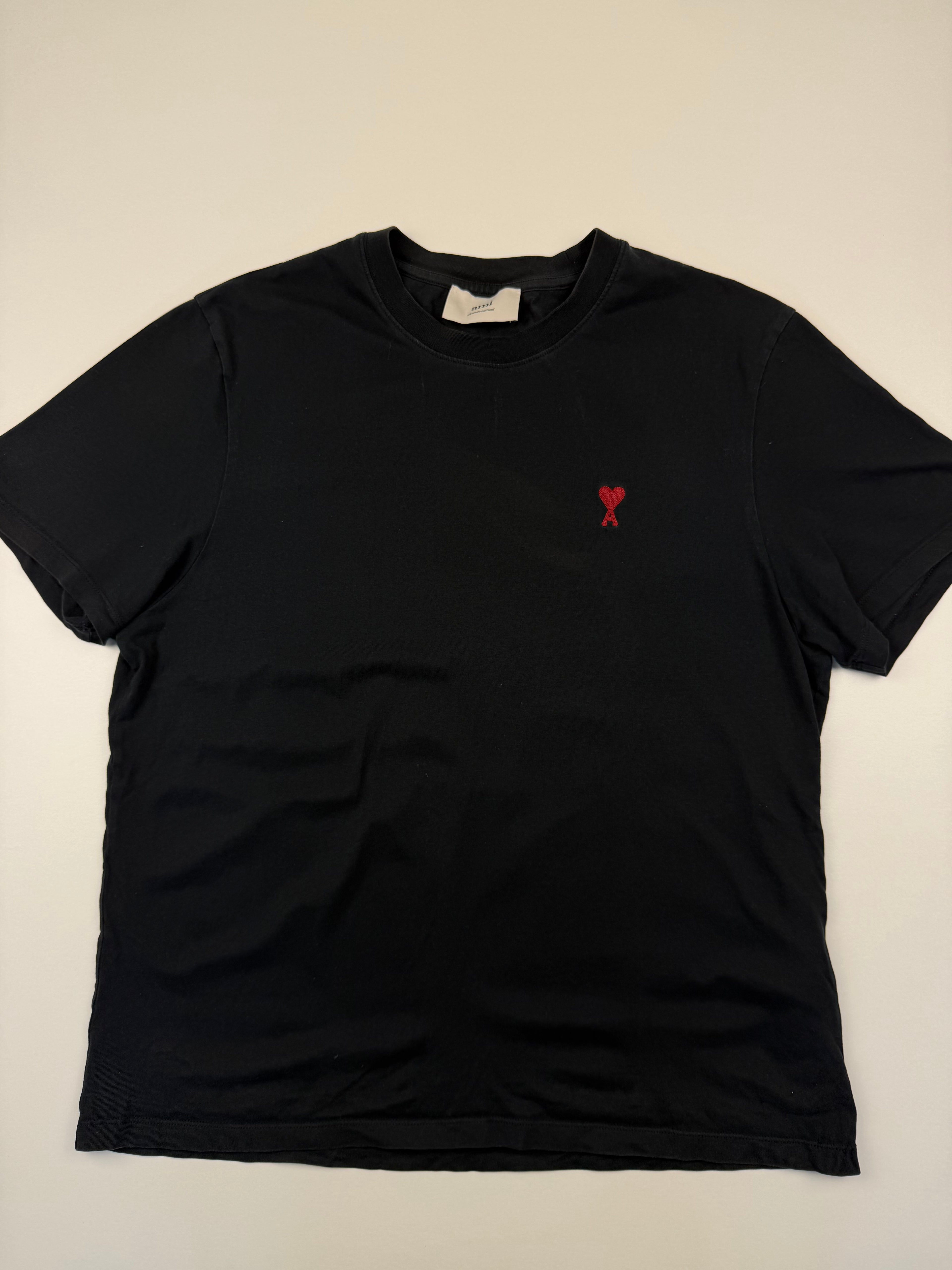 T-shirt AMI – Taille XL – Noir avec Logo Cœur Rouge