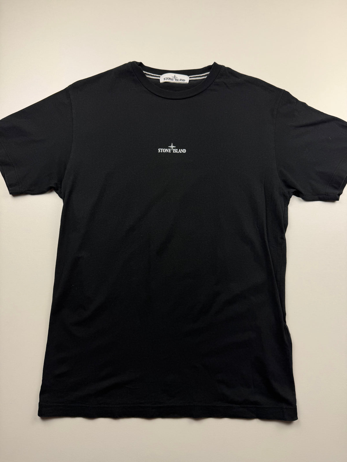 T-Shirt Stone Island – Taille M – Noir – Motif Dos