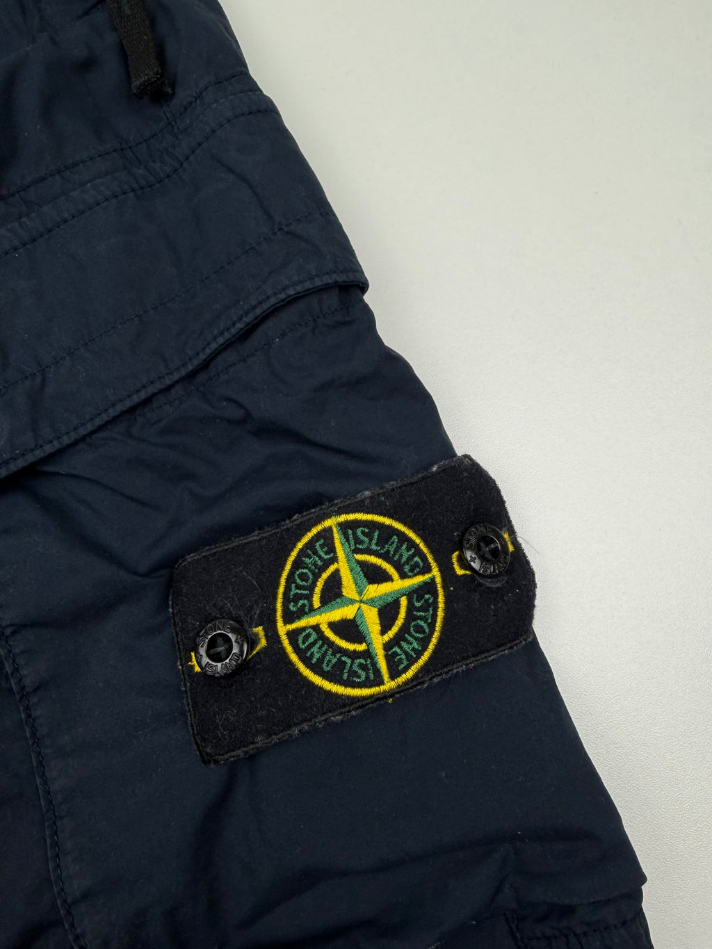 Cargo Nylon Stone Island – Taille M / W32 – Bleu Marine