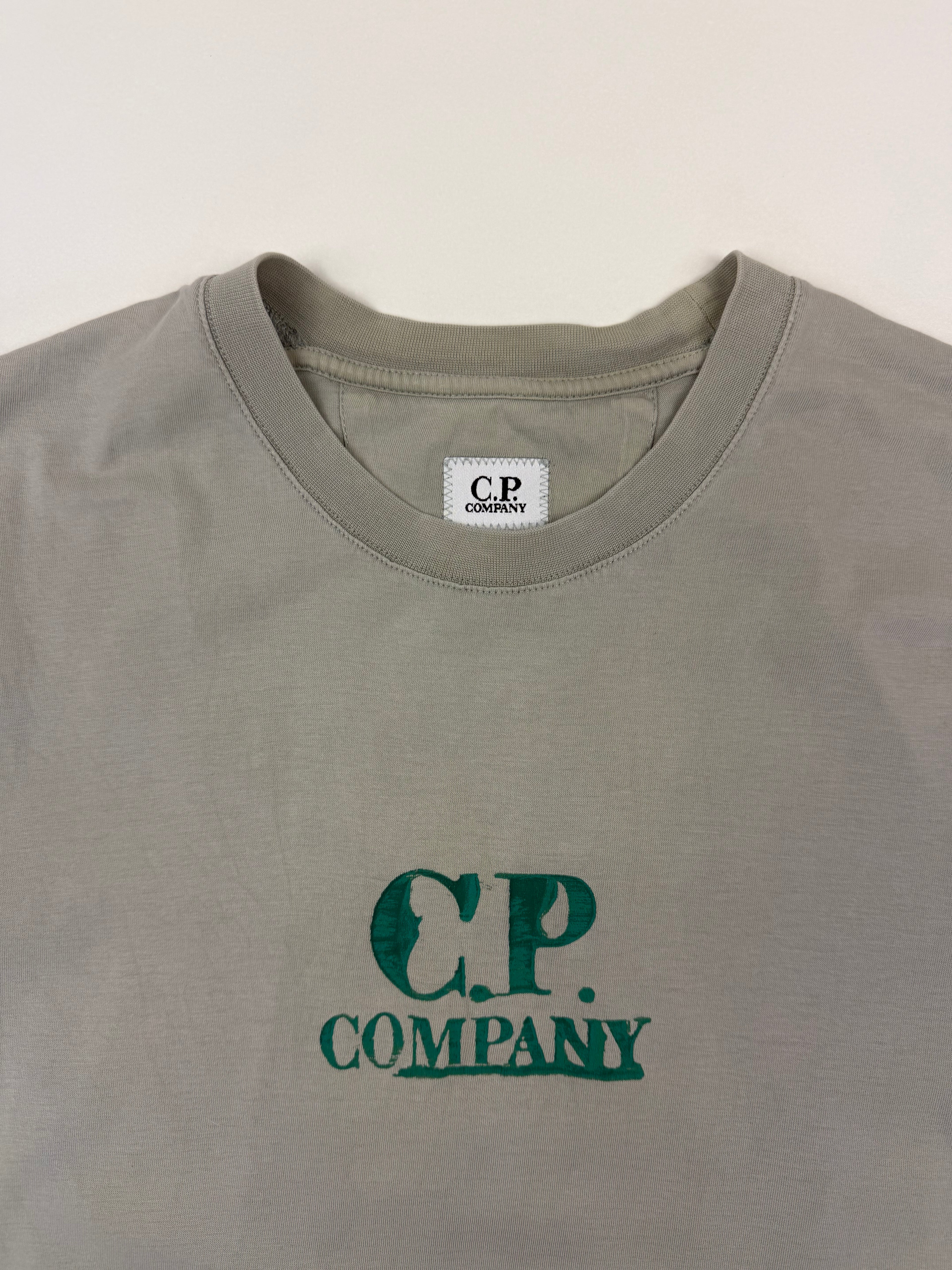 T-shirt C.P. Company – Taille S – Gris avec Motif Avant et Dos Vert