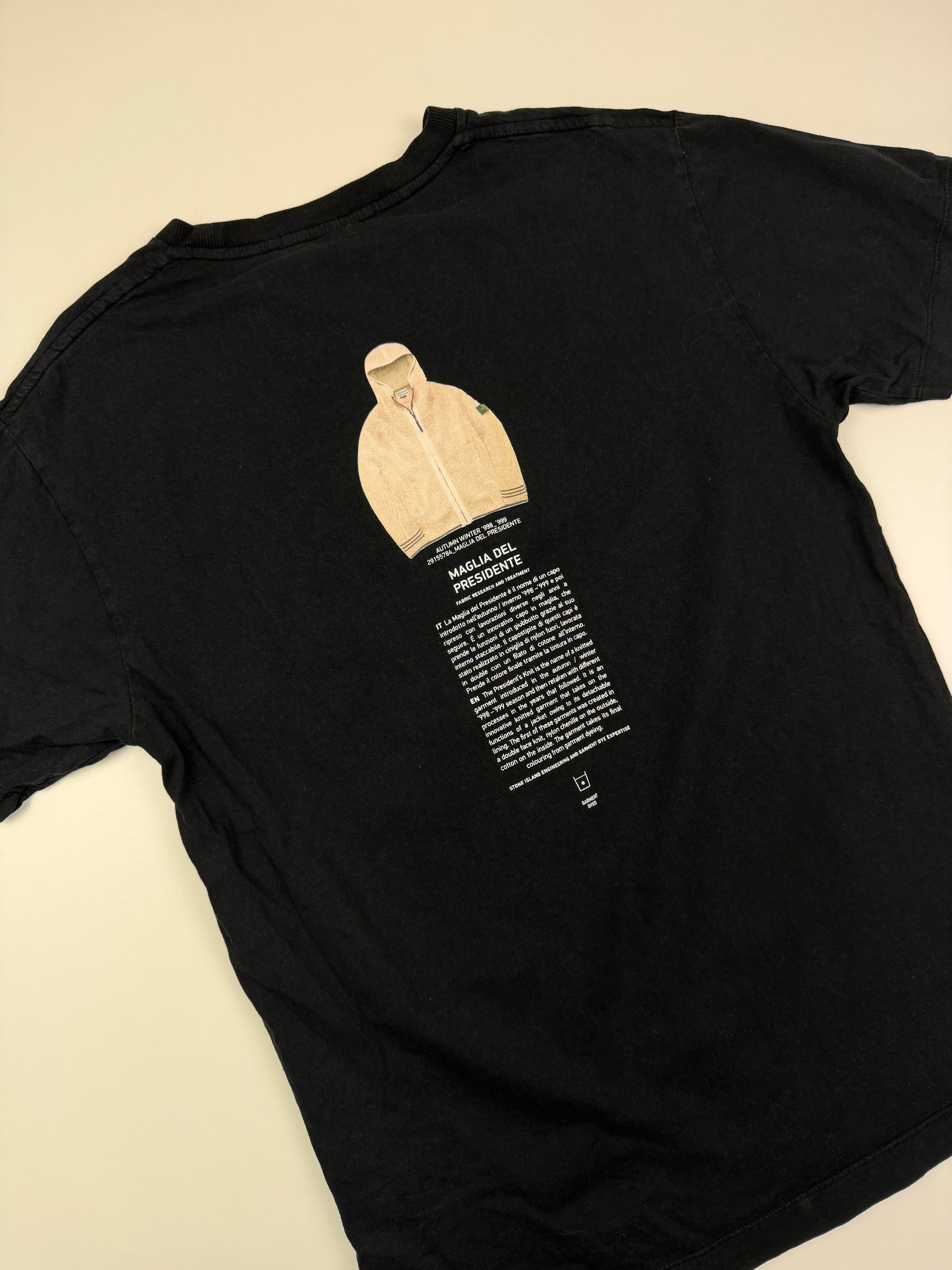 T-shirt Stone Island “Archivio” – Taille M – Noir avec Motif Dos