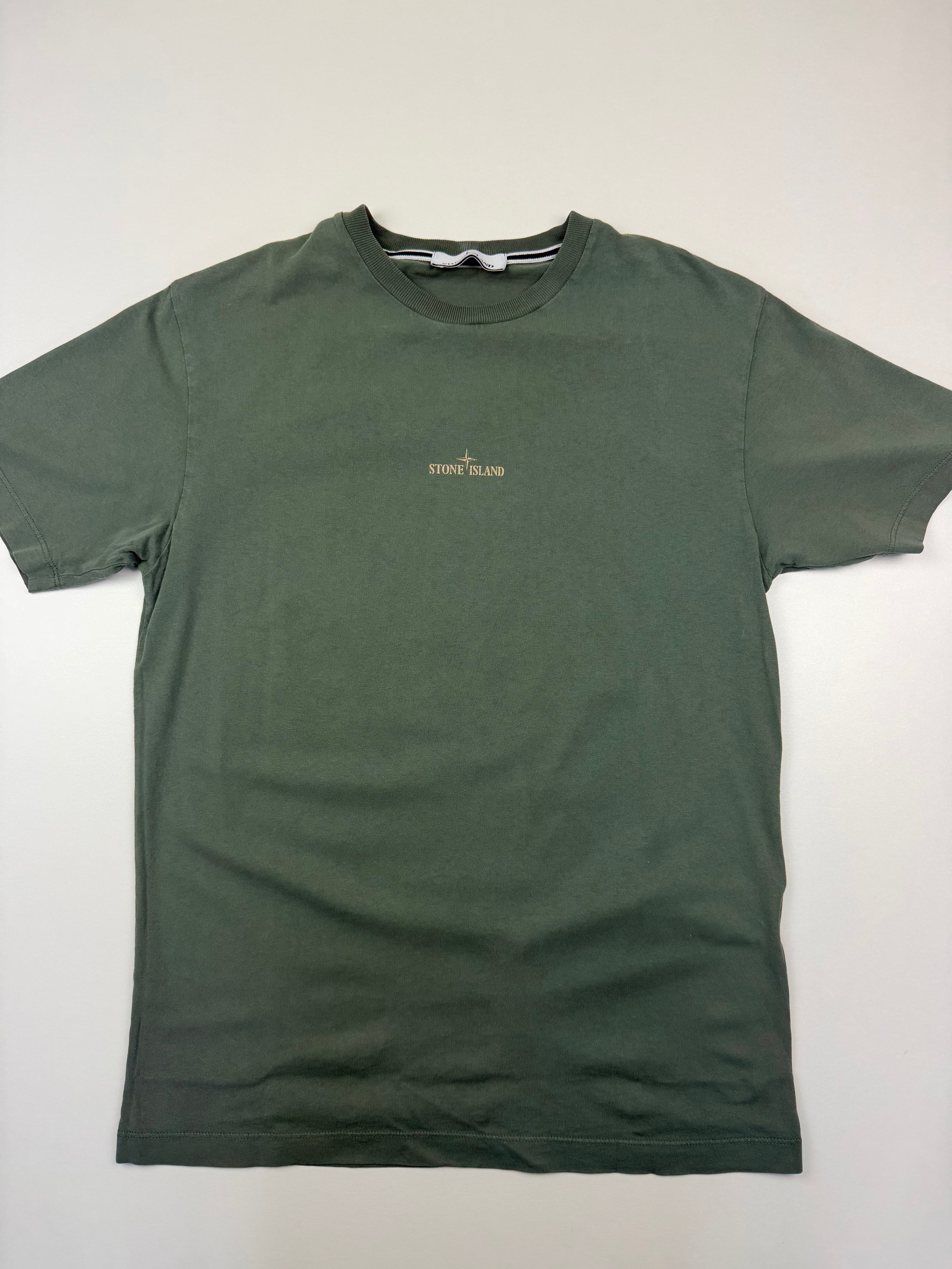 T-shirt Stone Island – Taille M – Kaki avec Motif au Dos
