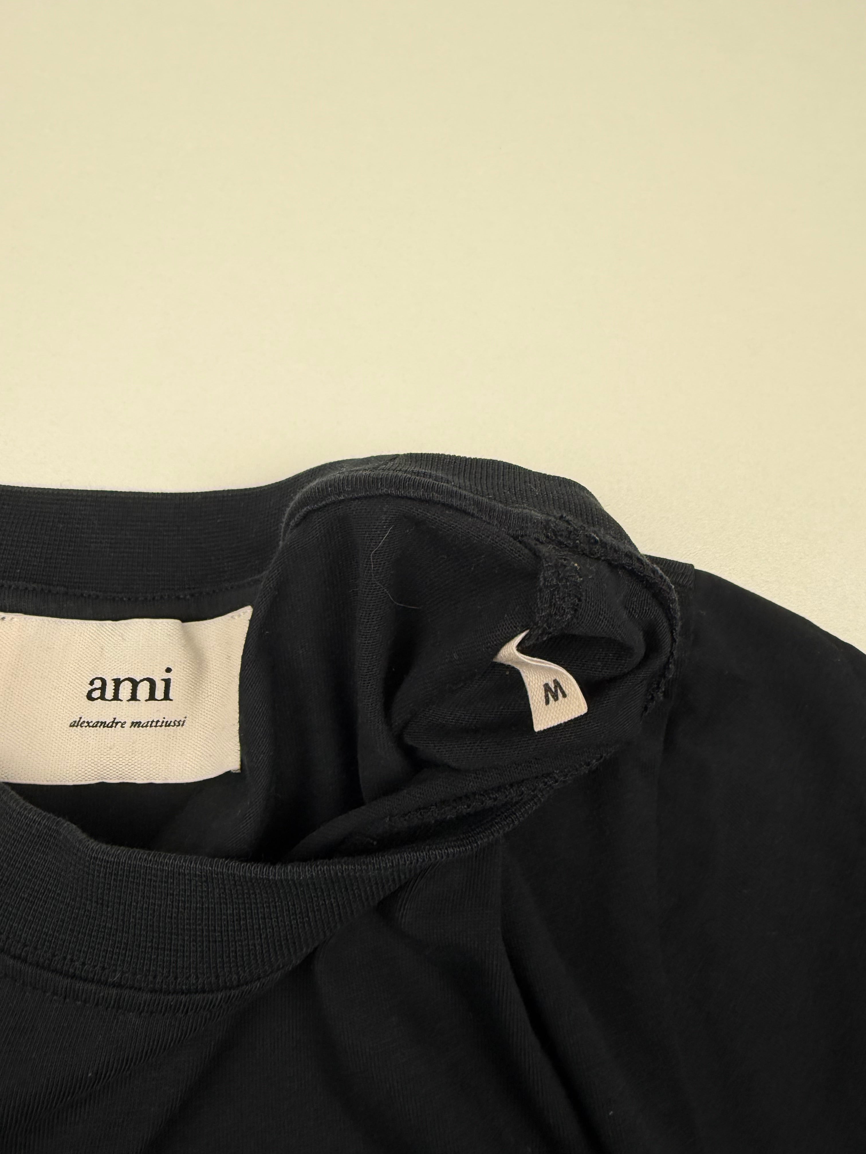 T-shirt AMI – Taille M – Noir avec Logo Cœur Rouge