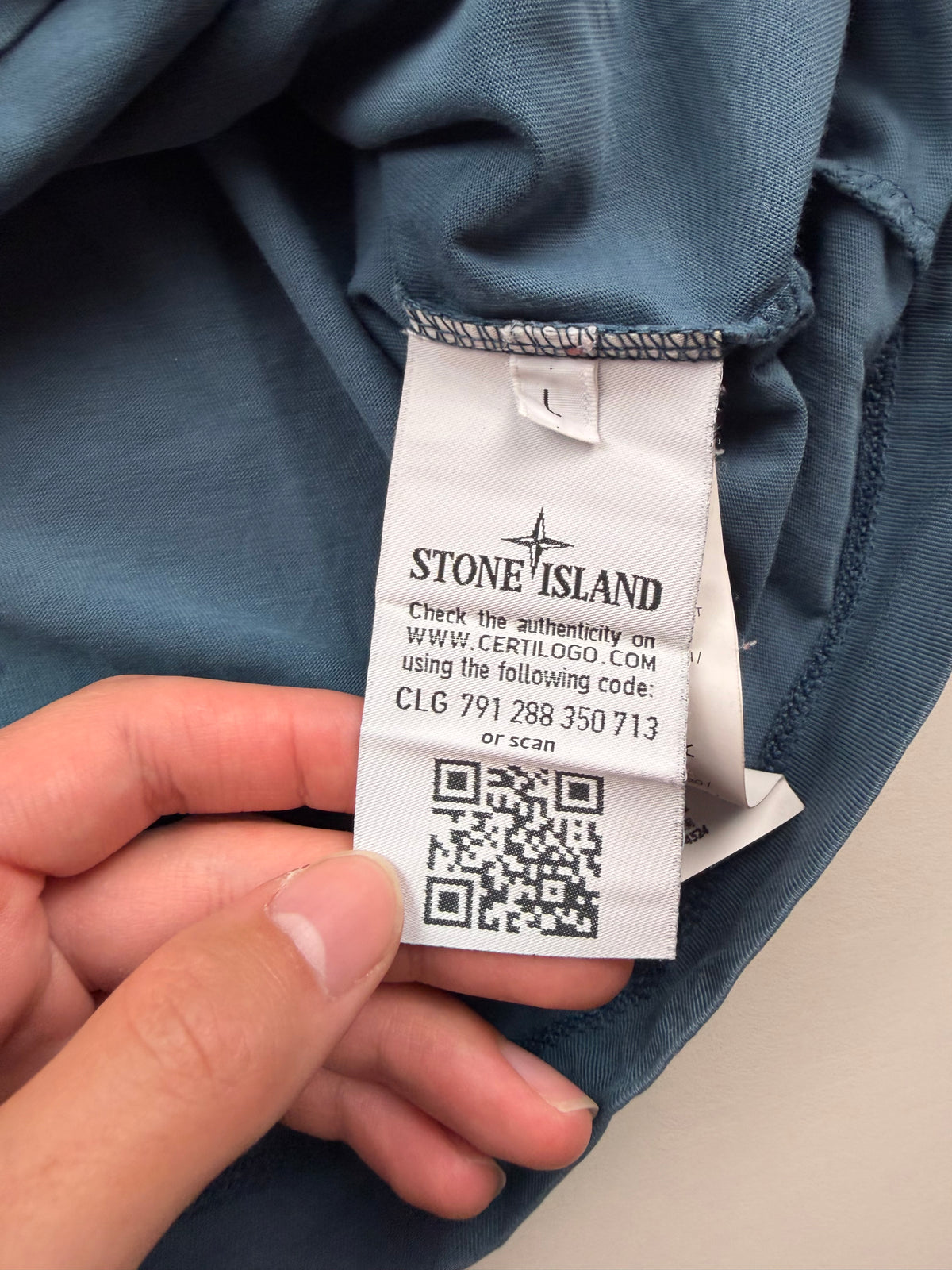 T-Shirt Stone Island – Taille L – Bleu Marine – Logo Poitrine
