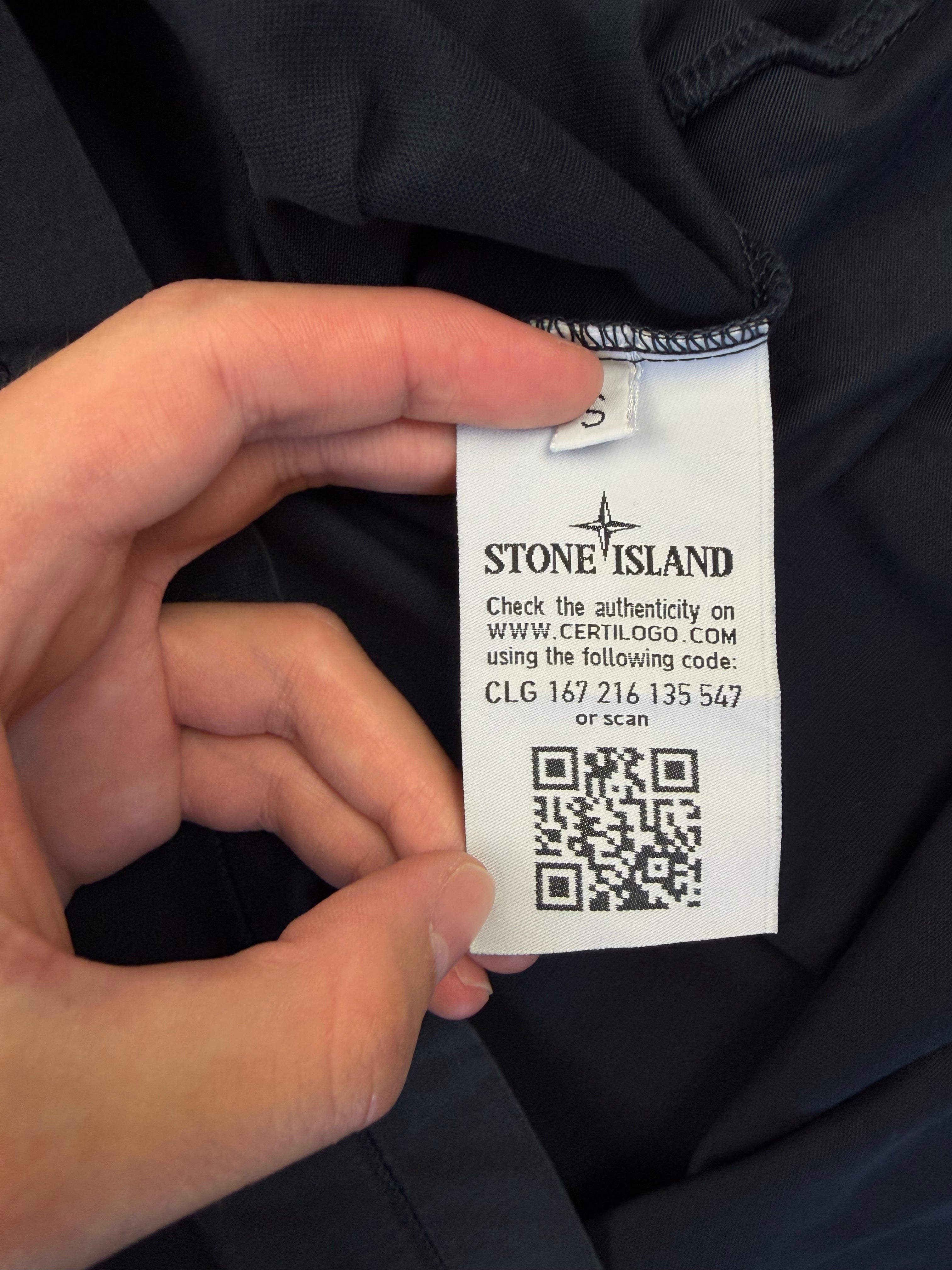 T-shirt Stone Island – Taille S – Bleu Marine avec Logo Poitrine