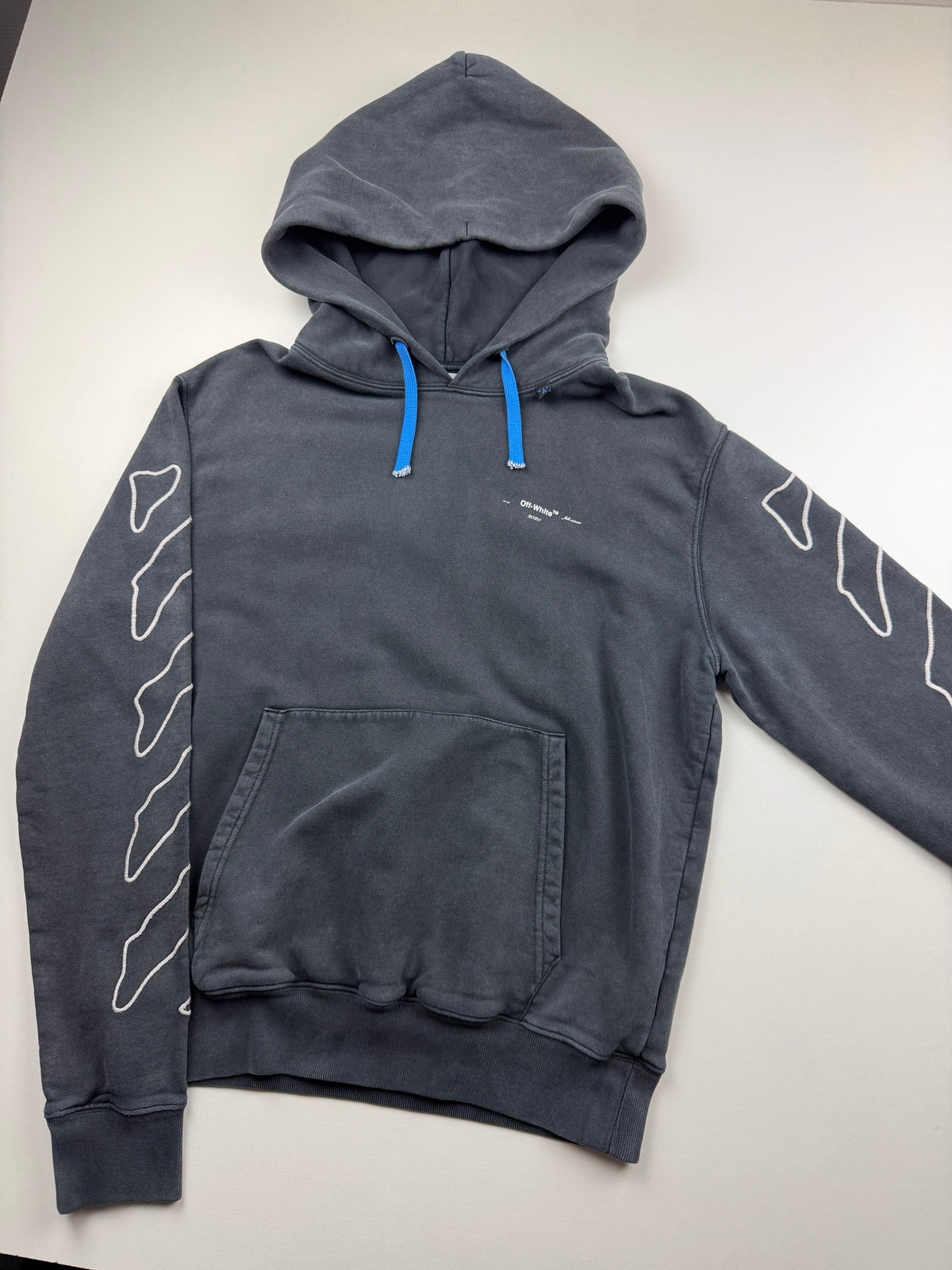 Pull à Capuche Off-White « Abstract Arrows » – Taille M – Gris Foncé