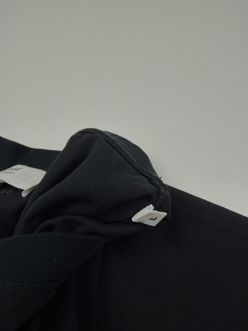 T-shirt AMI – Taille L – Noir avec Cœur Rouge