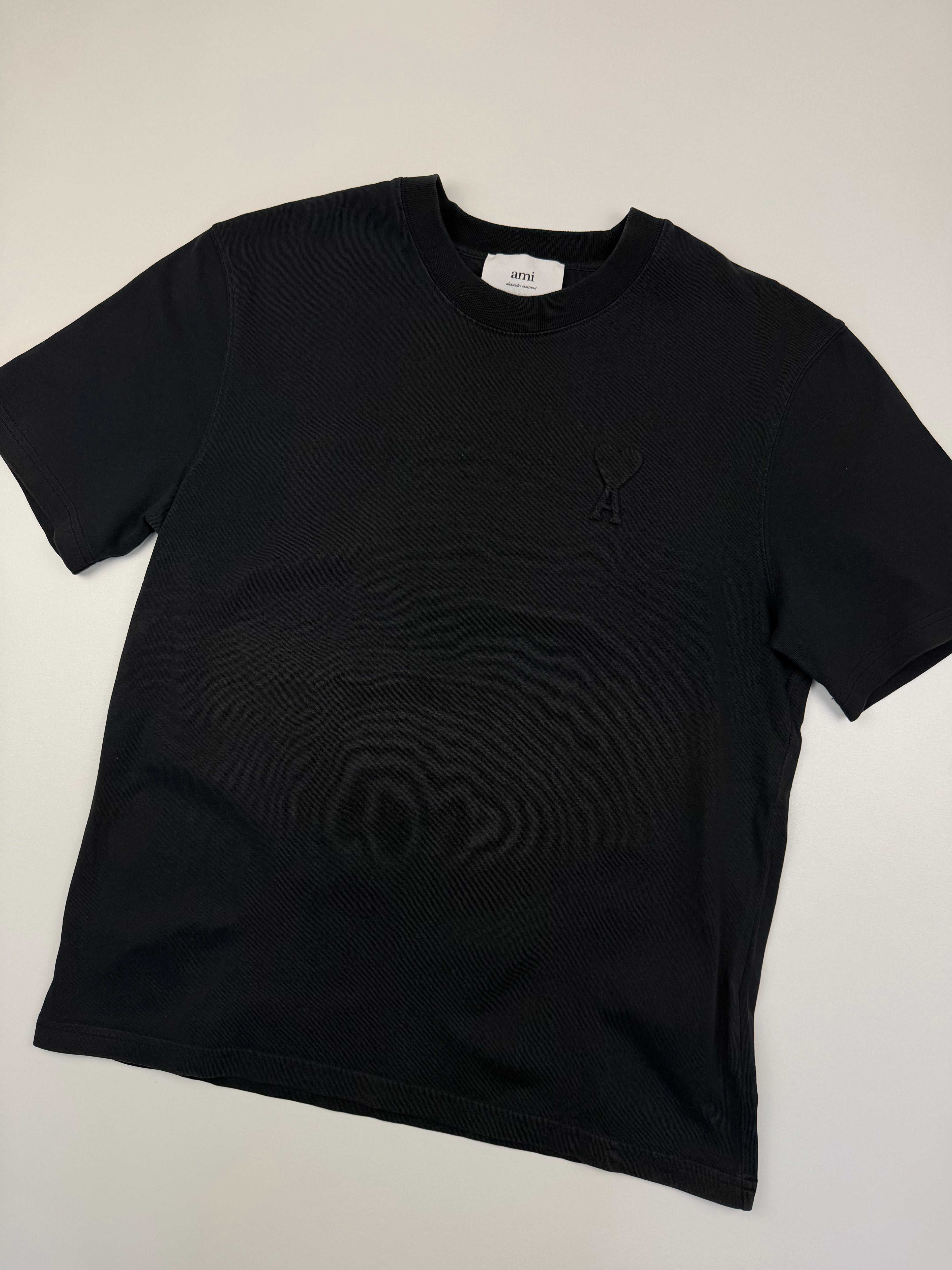 T-shirt AMI – Taille S – Noir avec Logo Cœur 3D