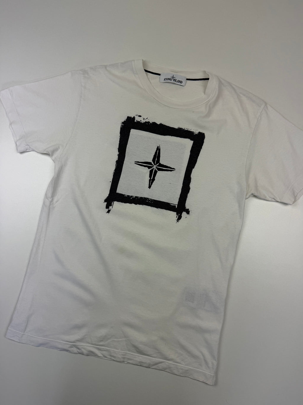 T-shirt Stone Island – Taille S – Blanc avec Logo Imprimé Avant et Dos