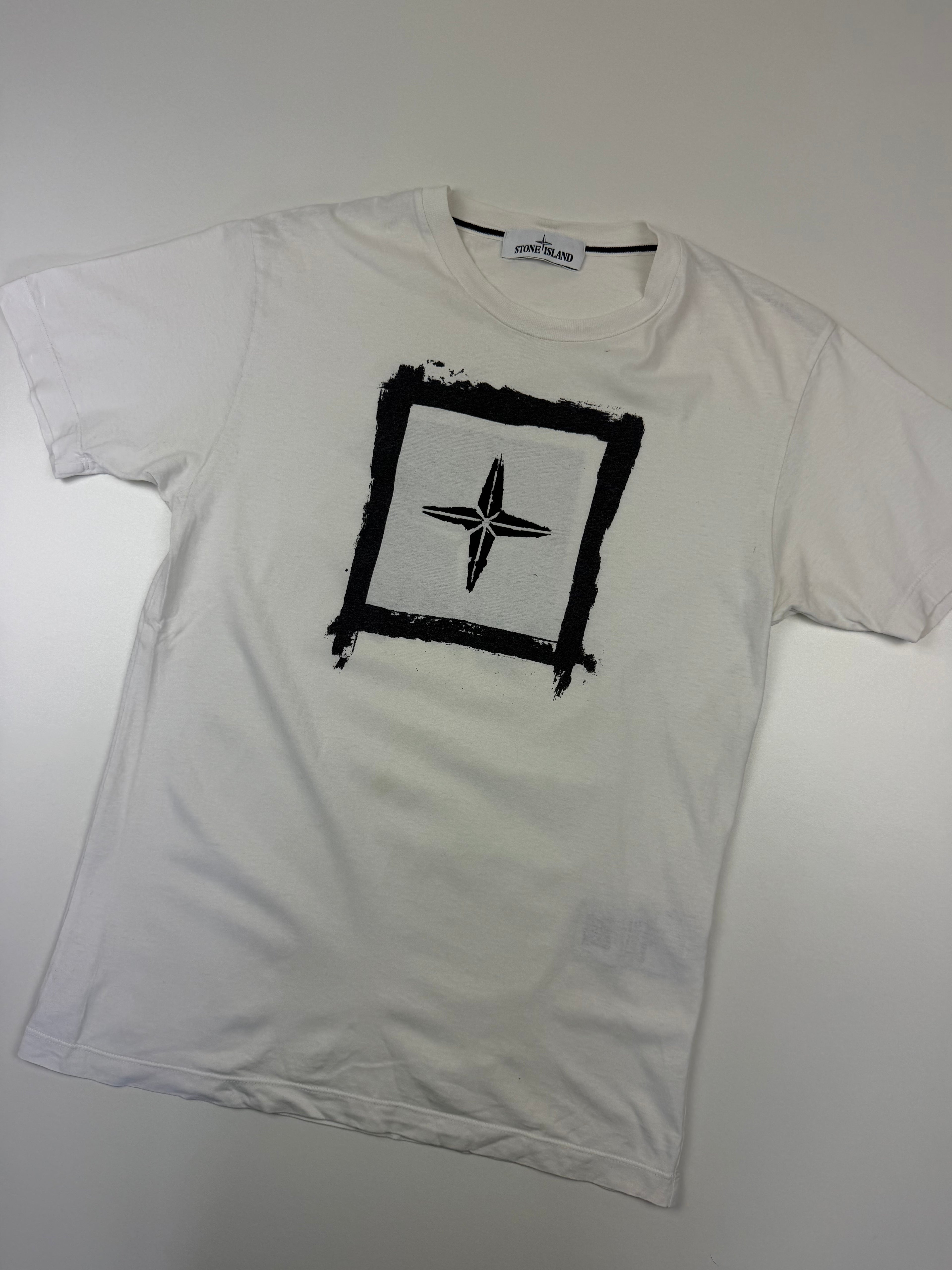 T-shirt Stone Island – Taille S – Blanc avec Logo Imprimé Avant et Dos