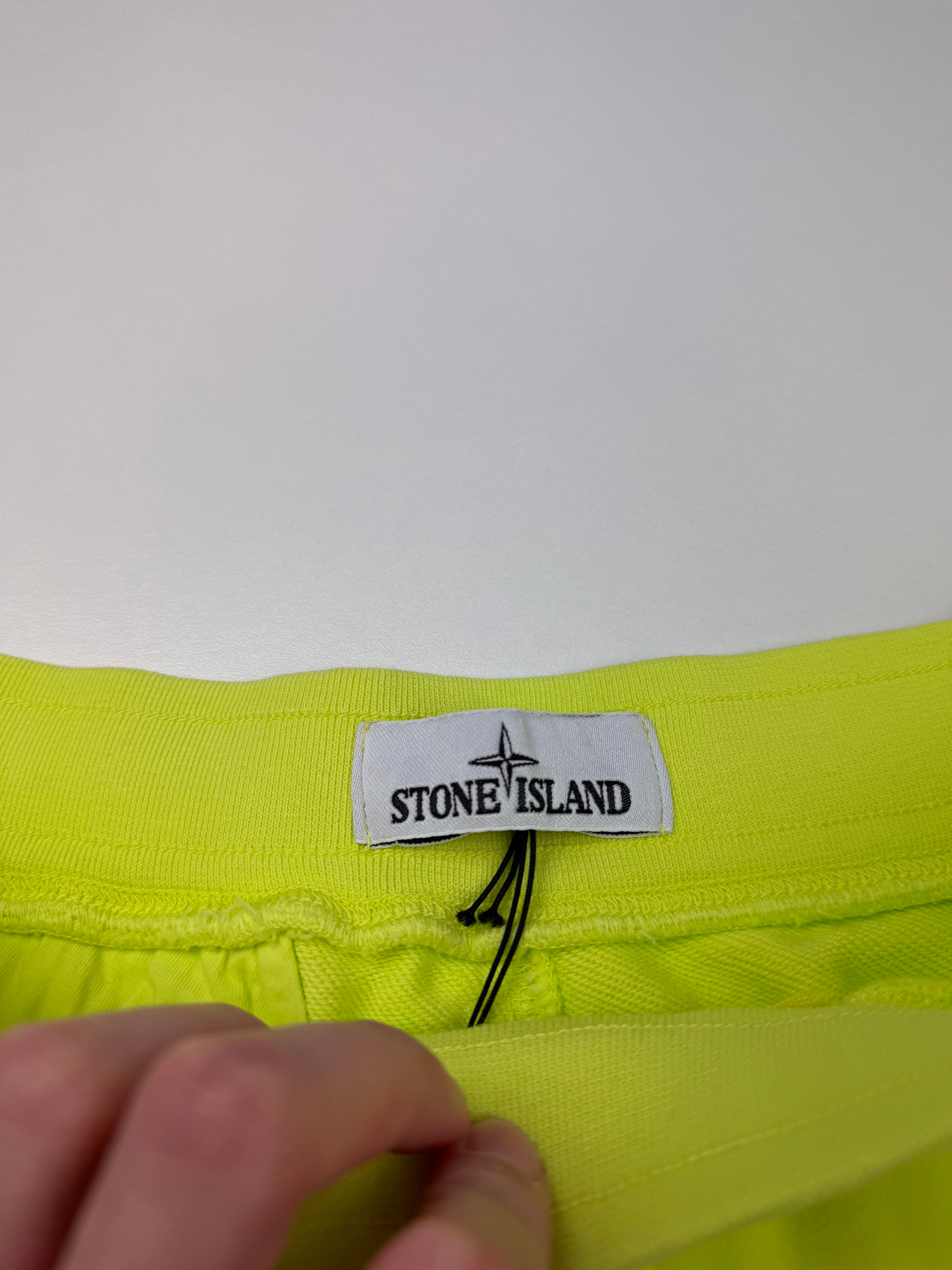 Short Stone Island – Taille M – Jaune Fluo en Coton