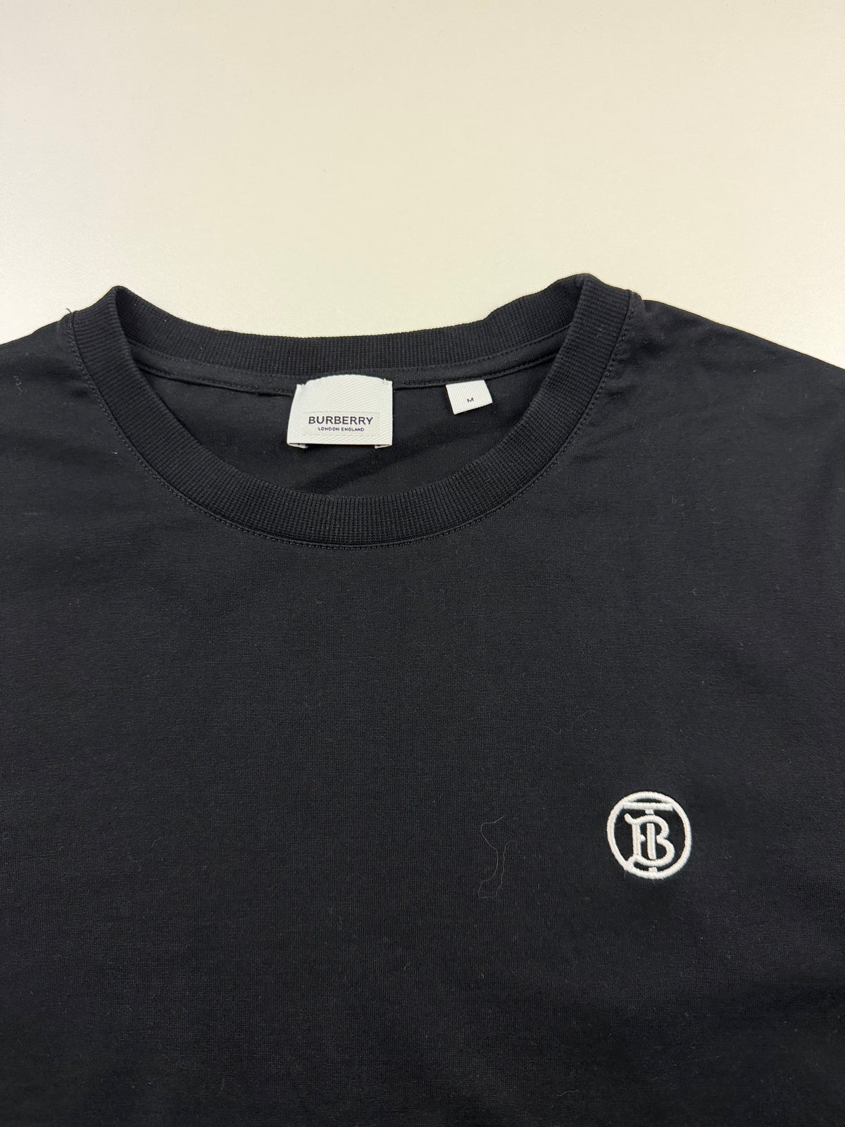 T-Shirt Burberry – Taille M – Noir – Logo Brodé