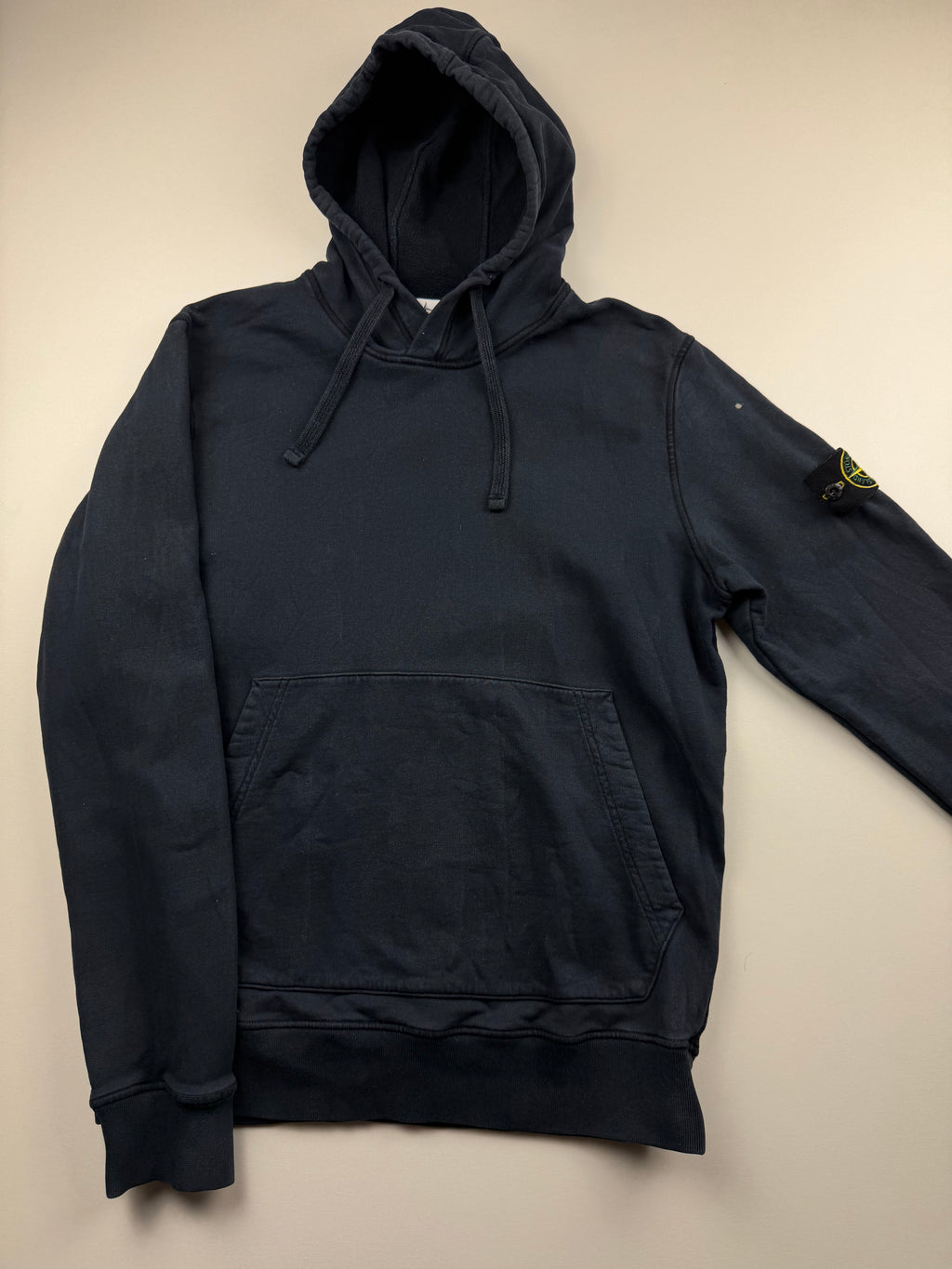 Pull à Capuche Stone Island – Taille L – Bleu Marine