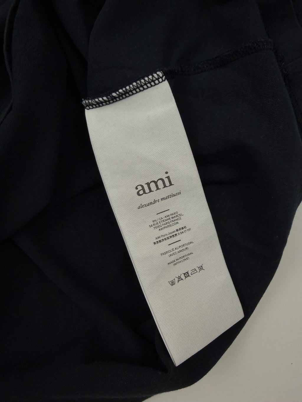 T-shirt AMI – Taille M – Noir avec Logo Cœur Rouge