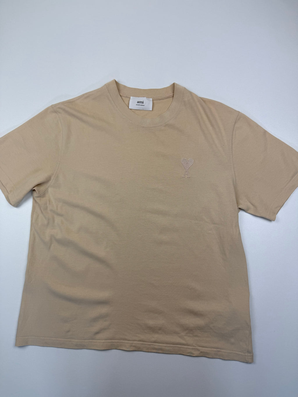 T-shirt AMI – Taille S – Beige avec Logo Cœur Ton sur Ton