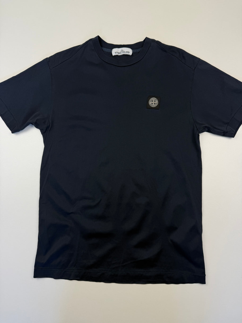 T-shirt Stone Island – Taille S – Bleu Marine avec Logo Poitrine