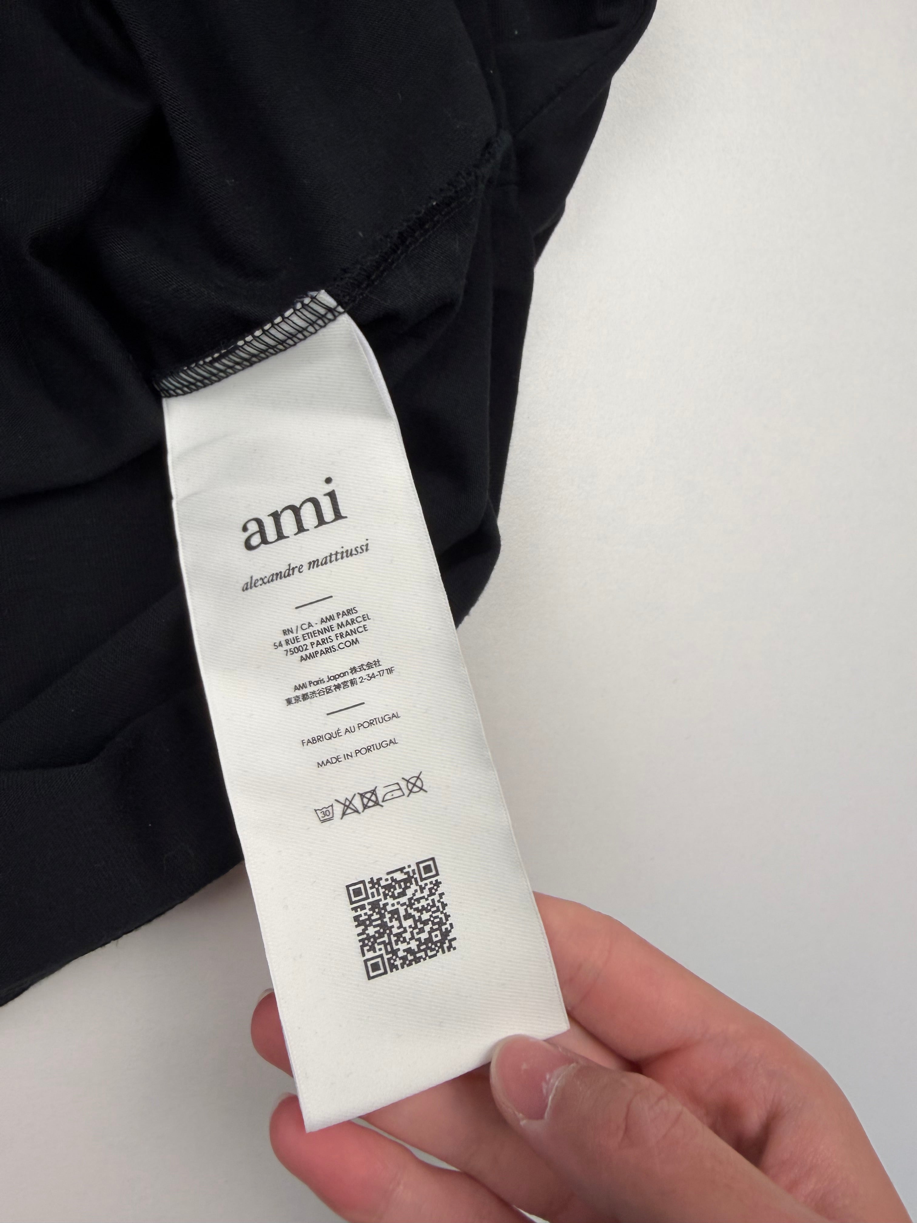 T-shirt AMI – Taille XL – Noir avec Cœur Rouge