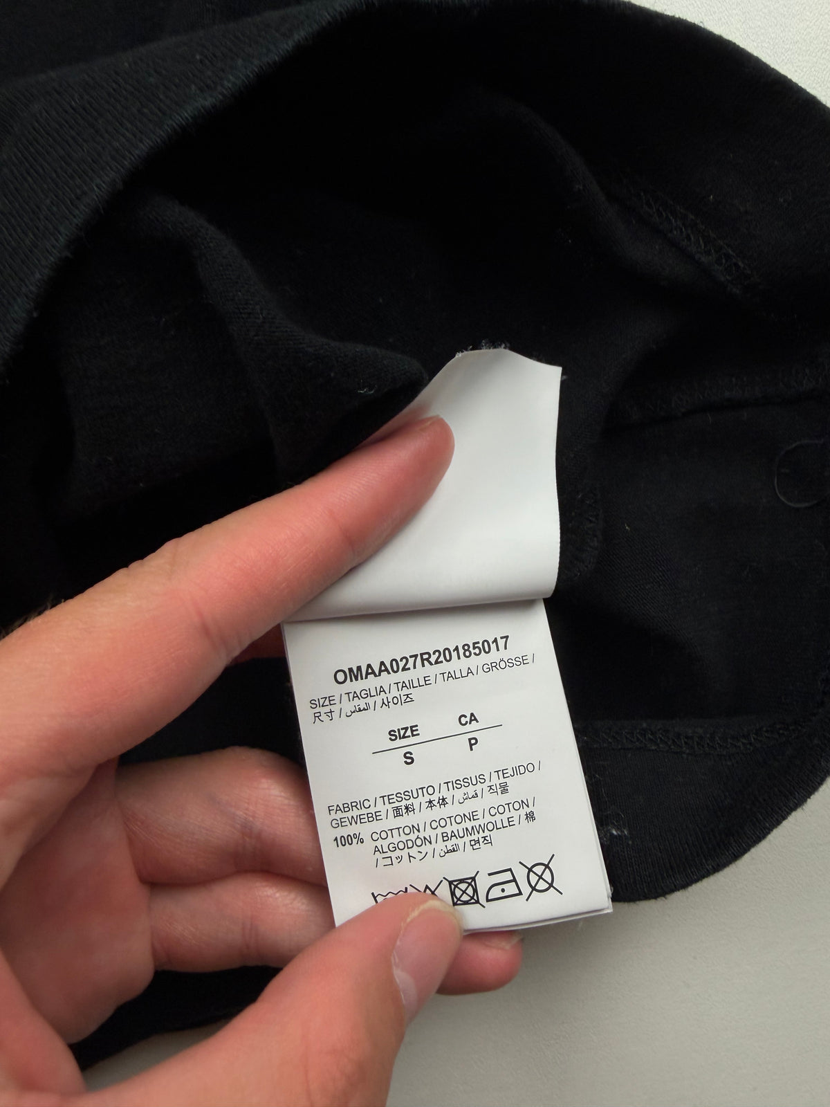 T-Shirt Off-White – Taille S – Noir – Logo Poitrine