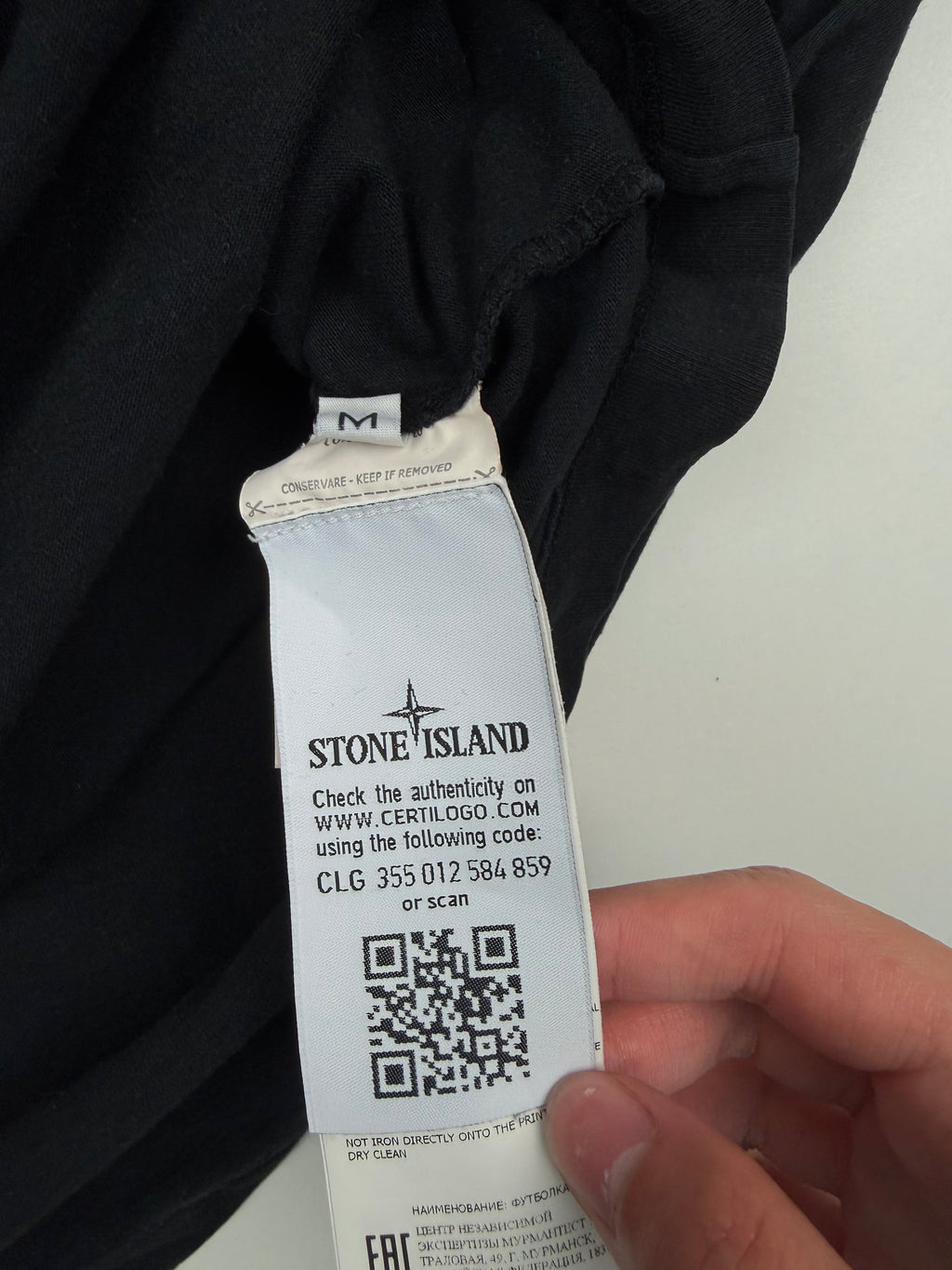 T-shirt Stone Island “Archivio” – Taille M – Noir avec Motif Dos