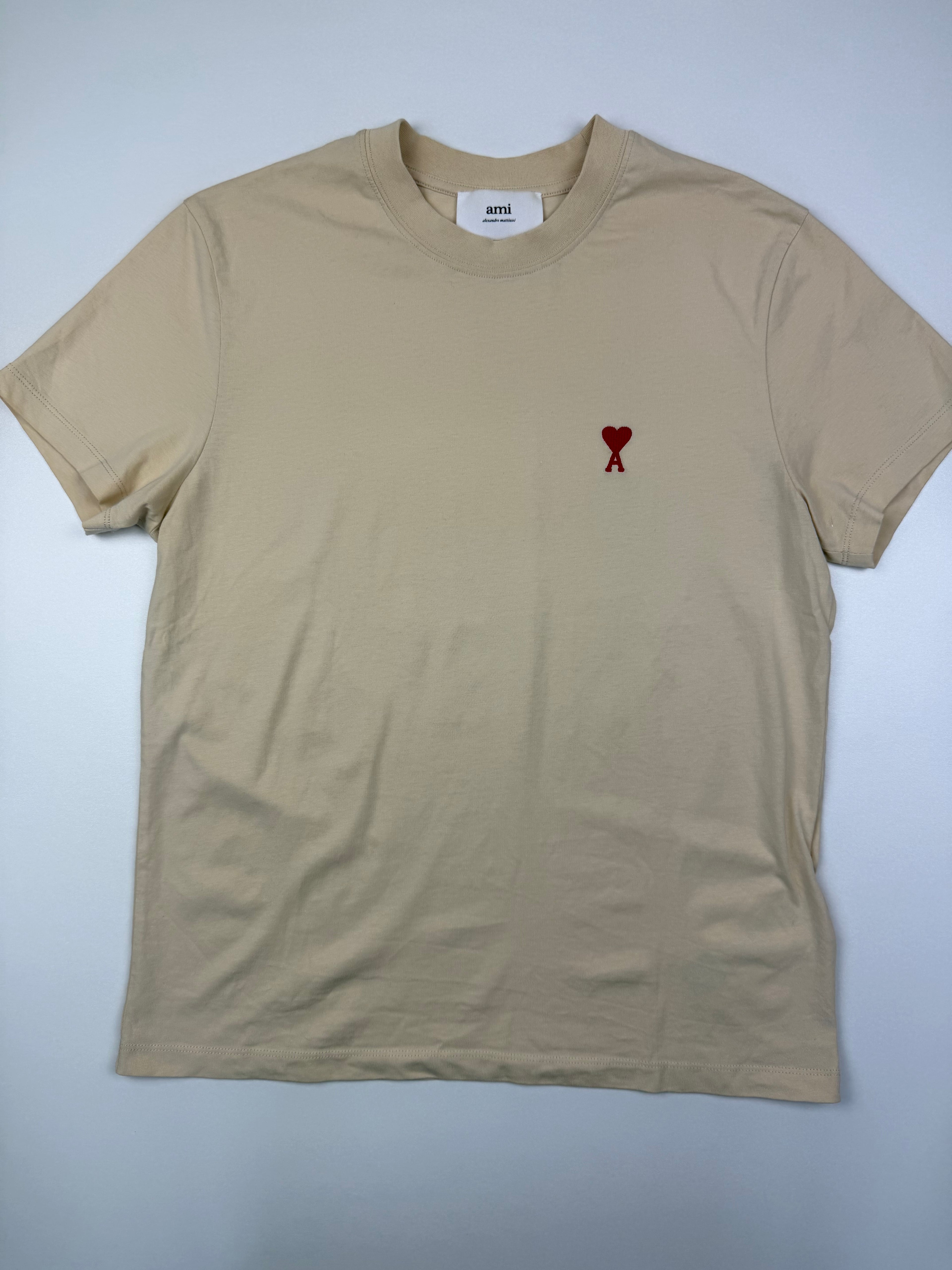 T-shirt AMI – Taille S – Beige avec Logo Cœur Rouge