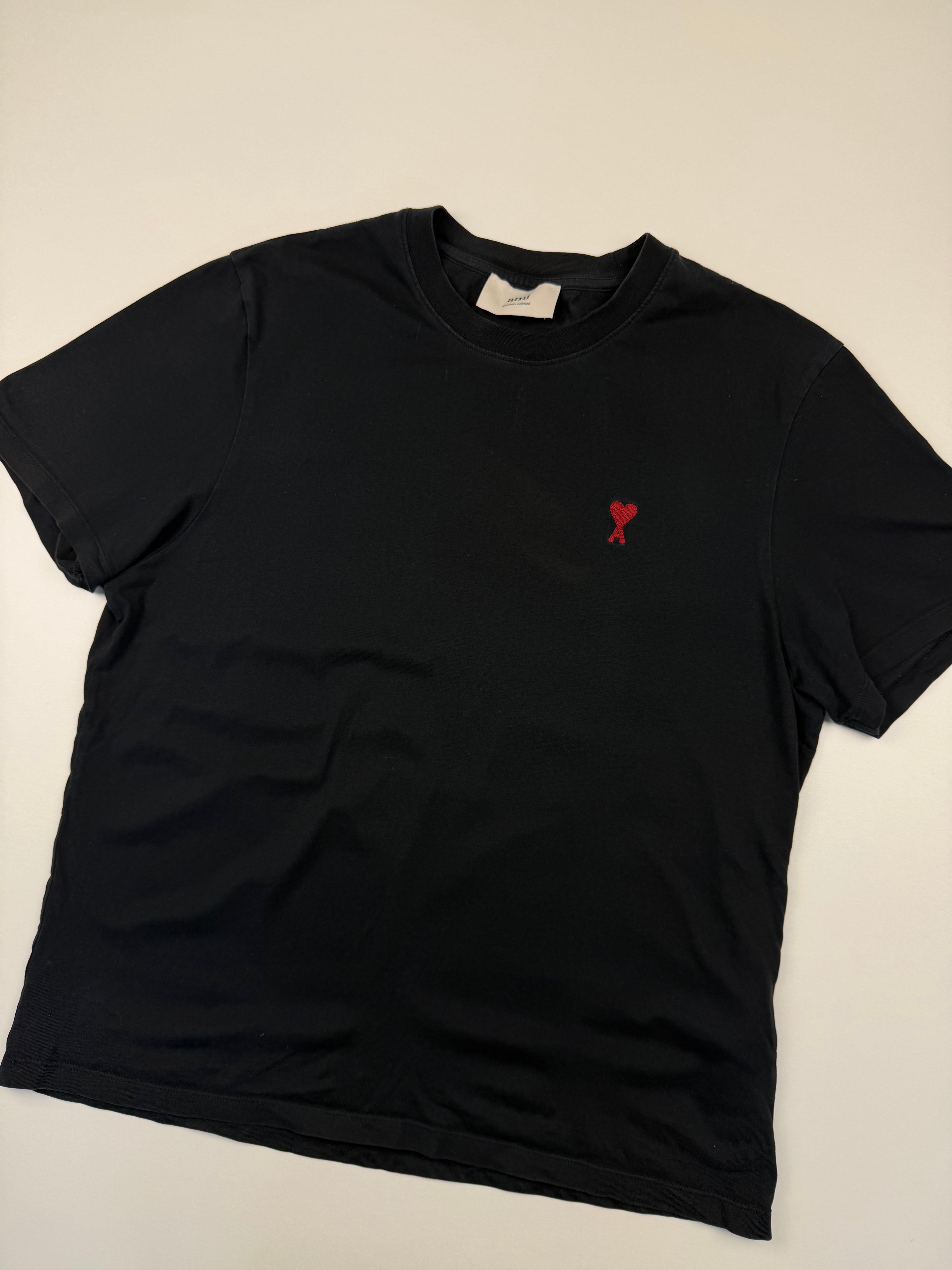 T-shirt AMI – Taille XL – Noir avec Logo Cœur Rouge