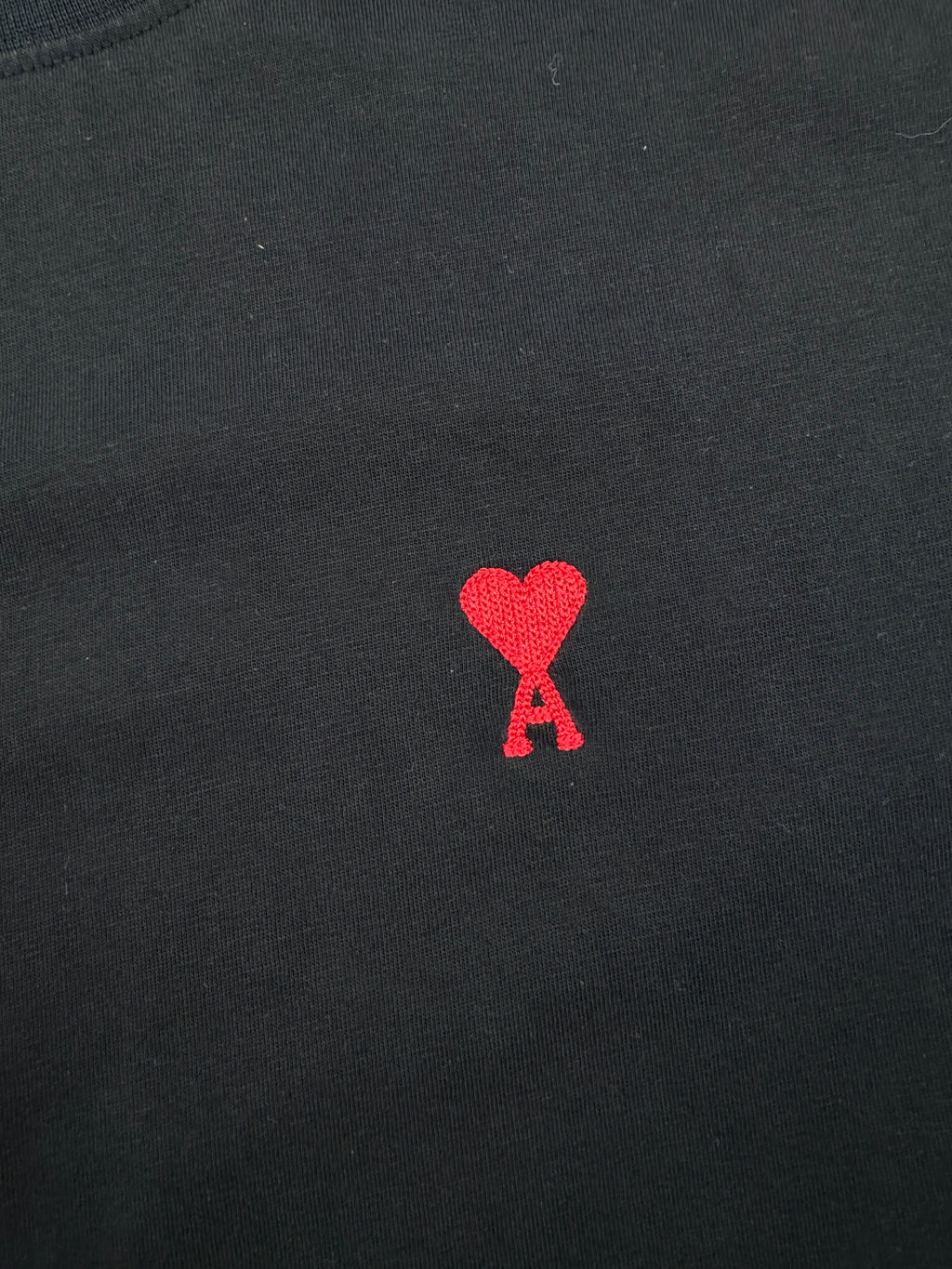 T-shirt AMI – Taille L – Noir avec Cœur Rouge
