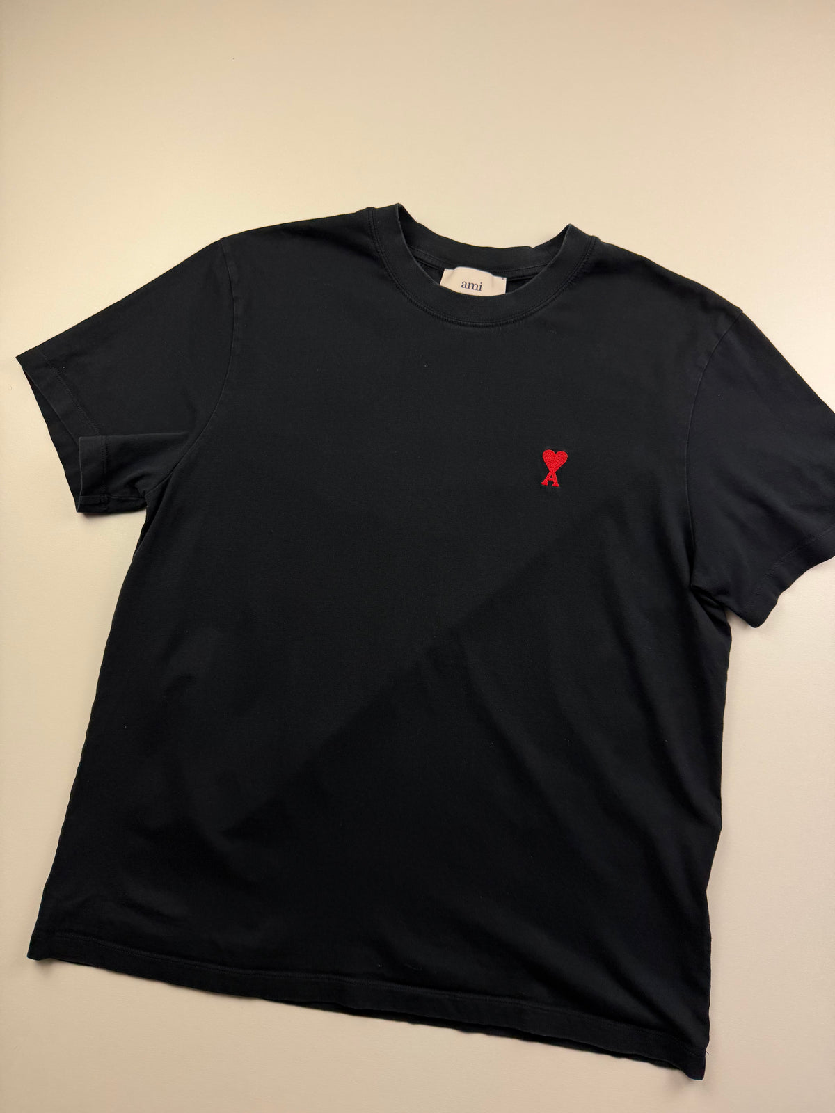 T-Shirt AMI Paris – Taille L – Noir – Logo Cœur Rouge