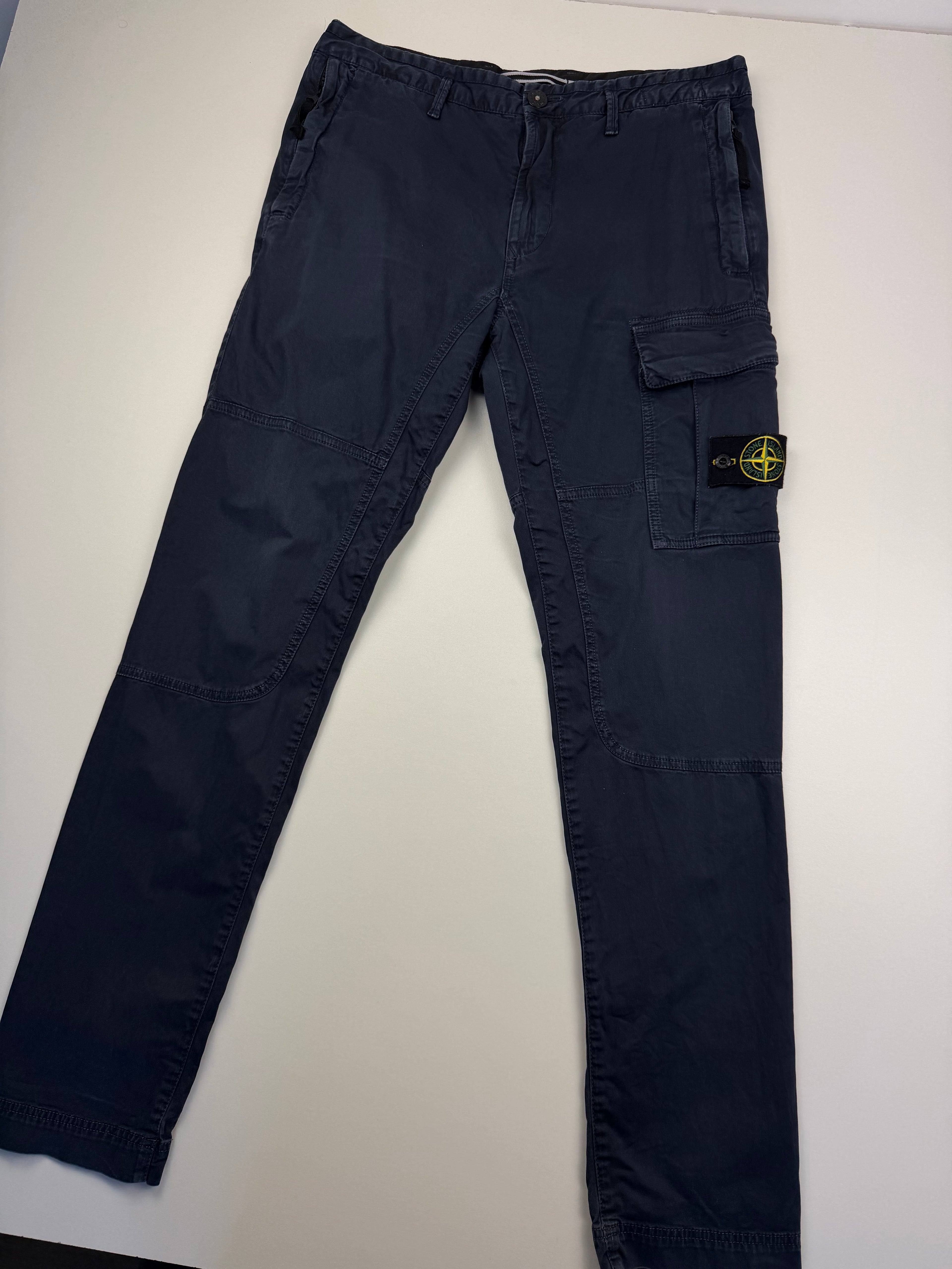 Cargo Stone Island – Taille M / W32 – Bleu Marine