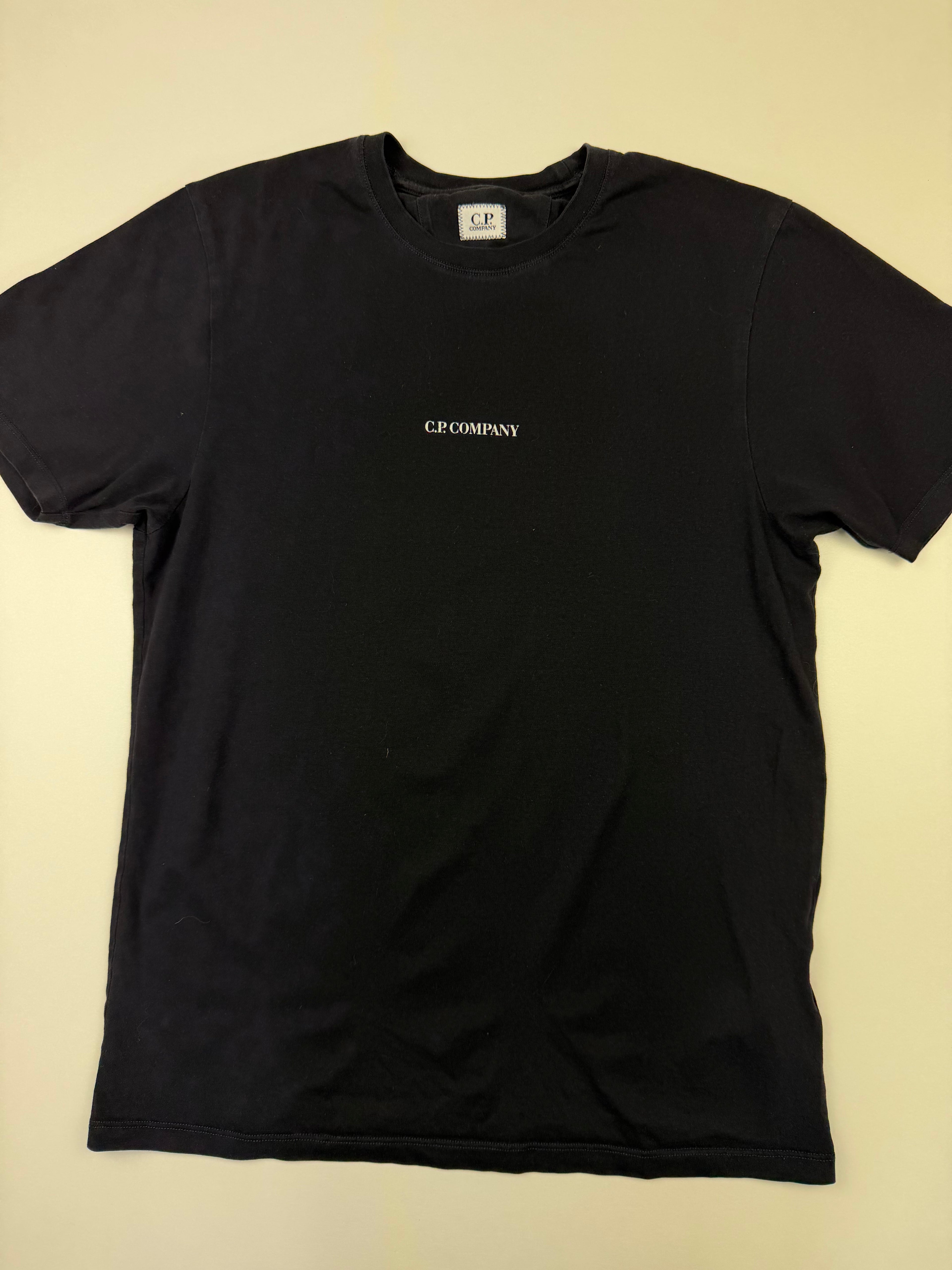 T-shirt C.P. Company – Taille M – Bleu Marine avec Logo Central