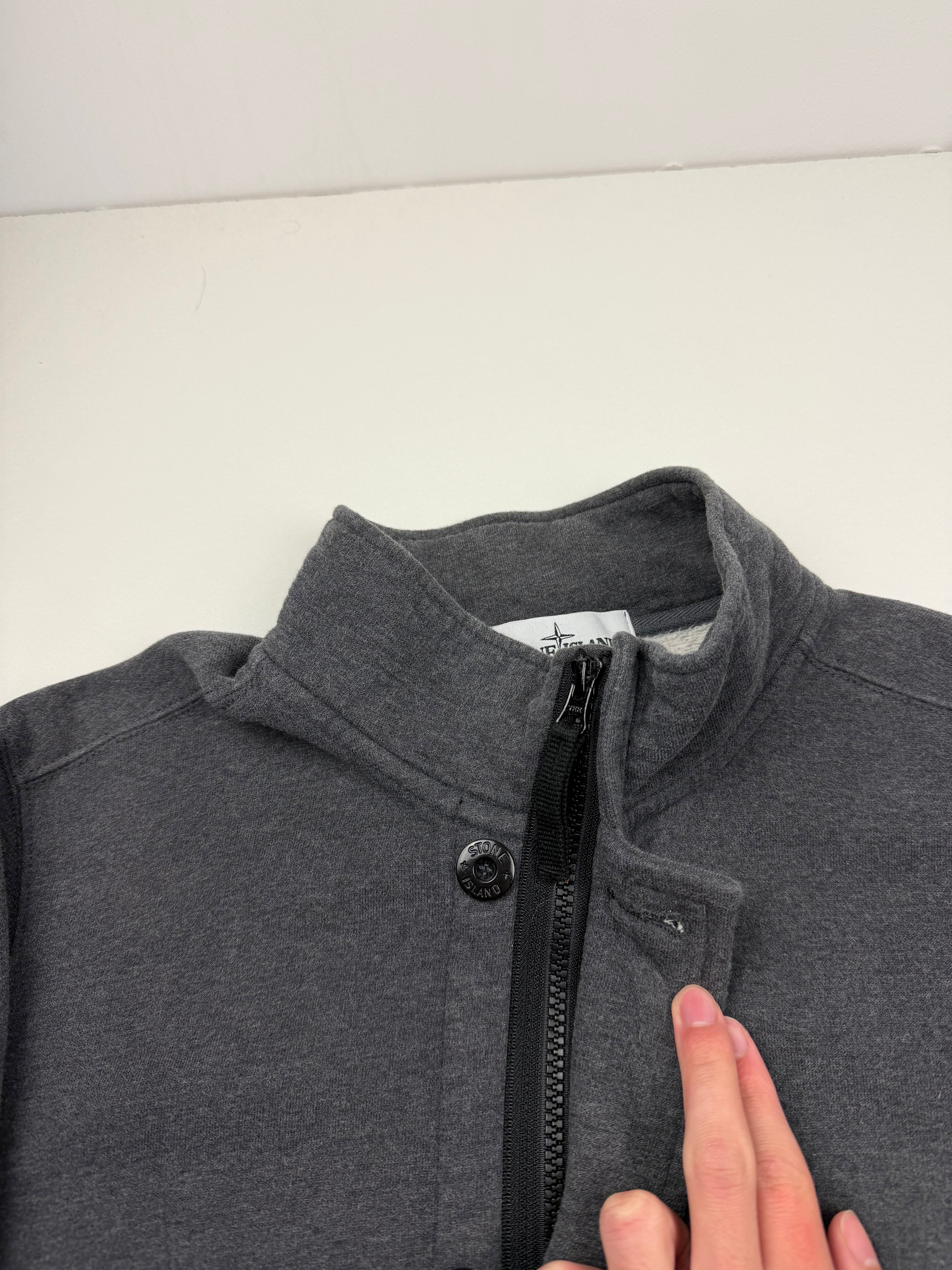 Gilet Zip Stone Island – Taille L – Gris