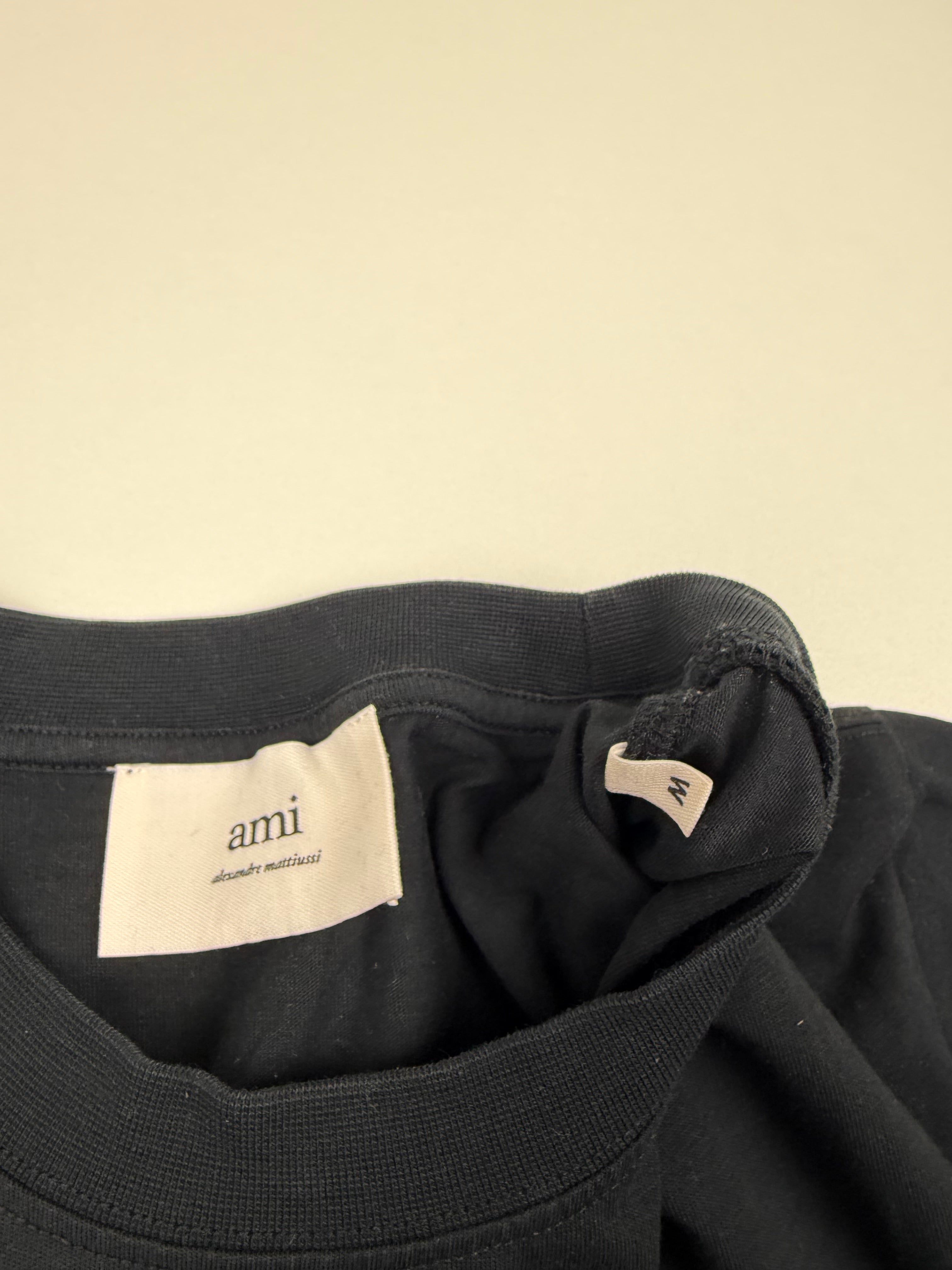 T-shirt AMI – Taille M – Noir avec Logo Cœur Rouge