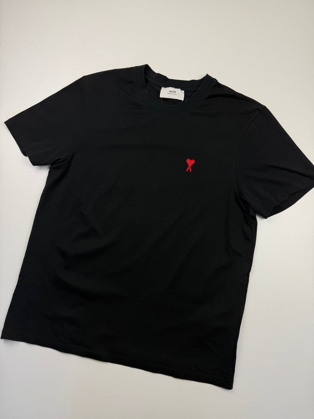 T-shirt AMI – Taille L – Noir avec Cœur Rouge