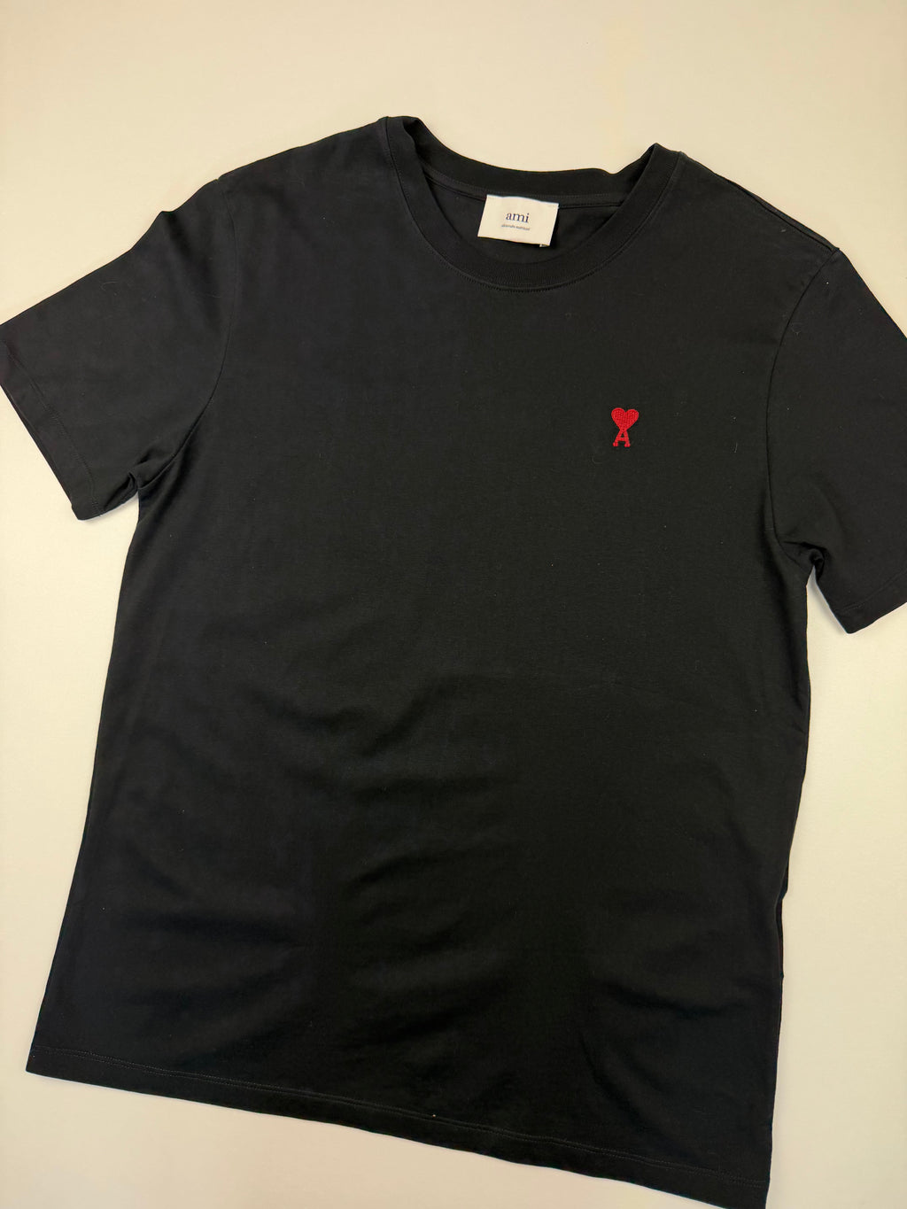 T-shirt AMI – Taille XL – Noir avec Cœur Rouge