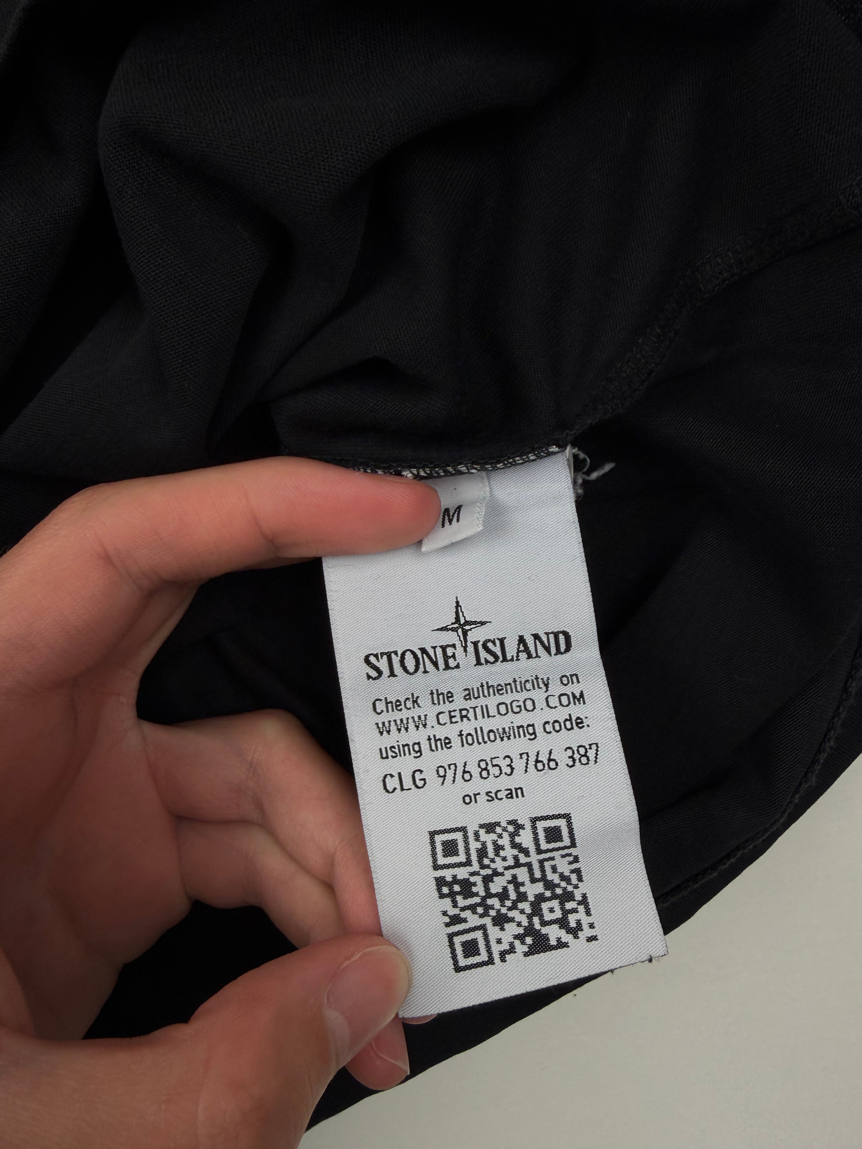 T-shirt Stone Island – Taille M – Noir avec Logo Poitrine
