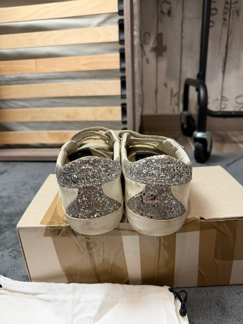 Basket Golden Goose Old School – Taille 40 – Blanc & Paillettes