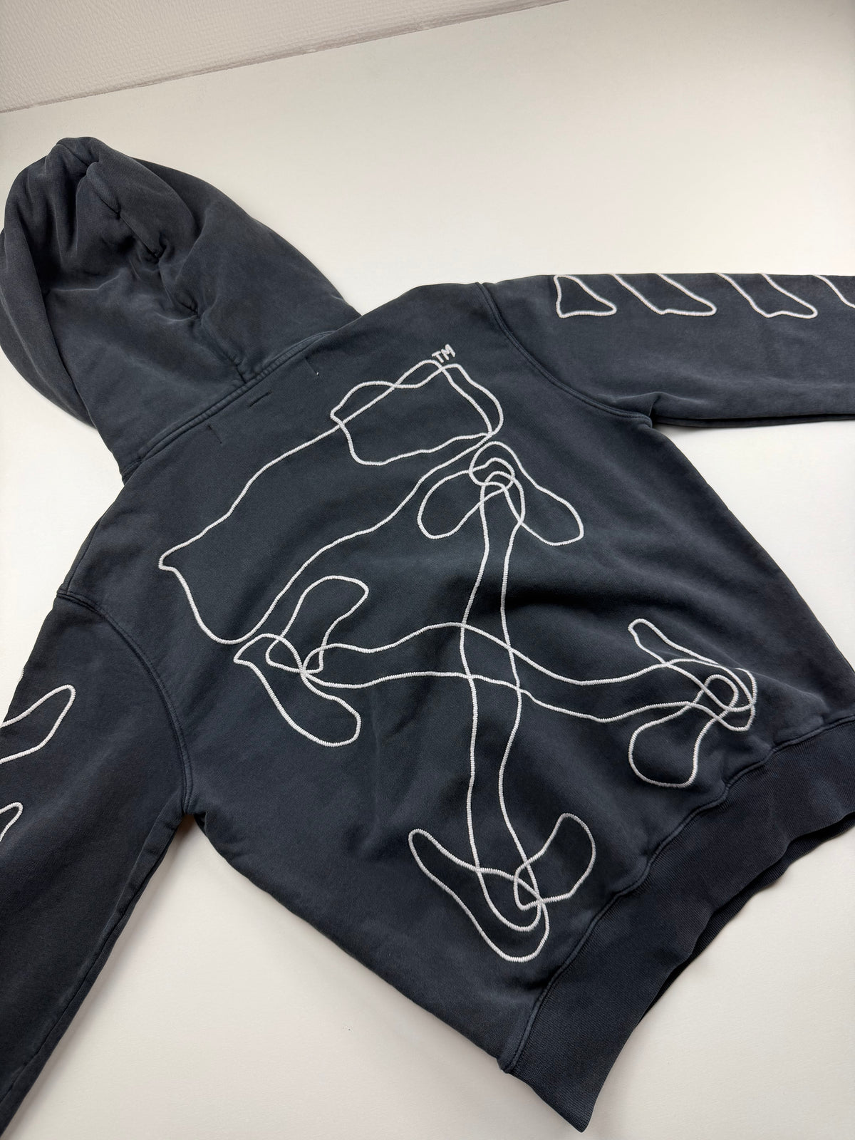 Pull à Capuche Off-White « Abstract Arrows » – Taille M – Gris Foncé