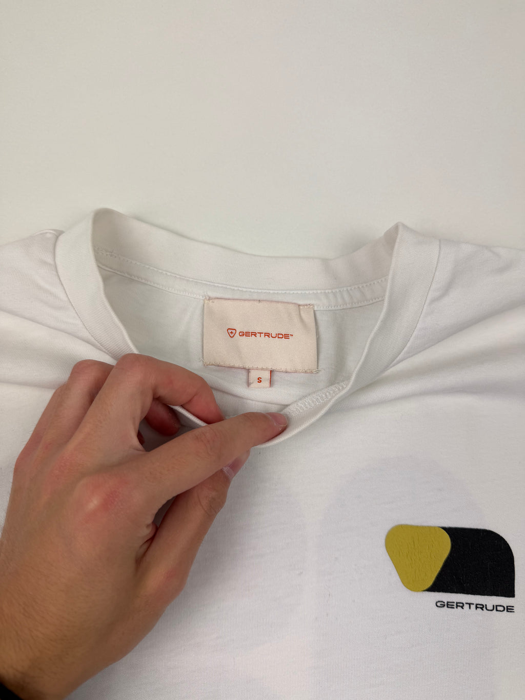 T-shirt Gertrude – Taille S – Blanc avec Motif au Dos