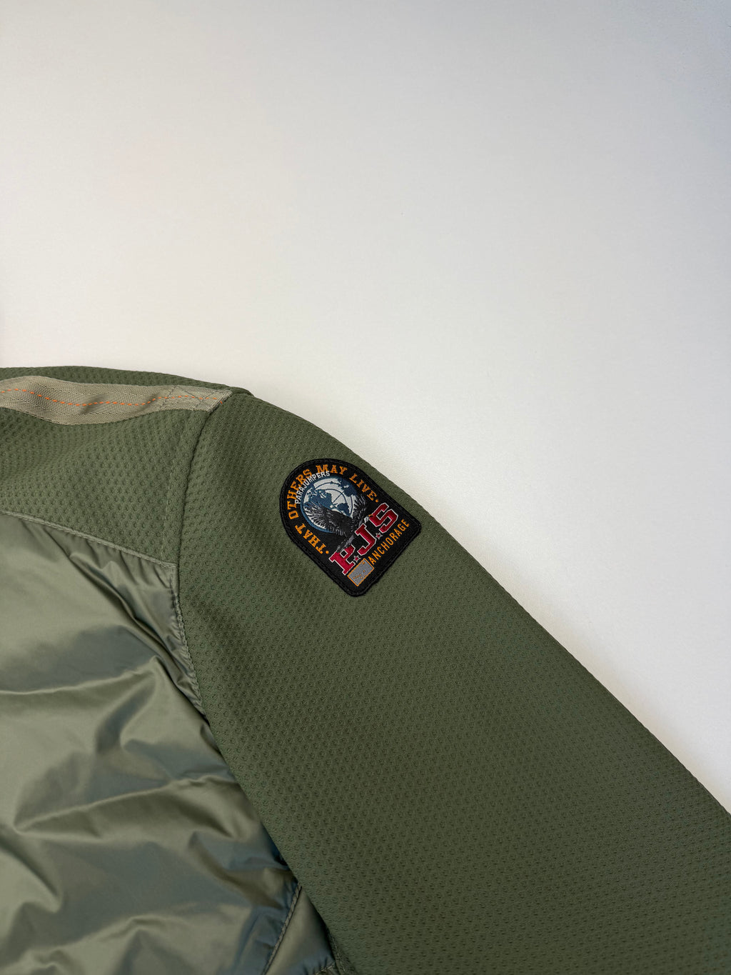 Veste Parajumpers “Jayden Hybride Warm Up” – Taille L – Vert Kaki – Neuve avec Étiquette