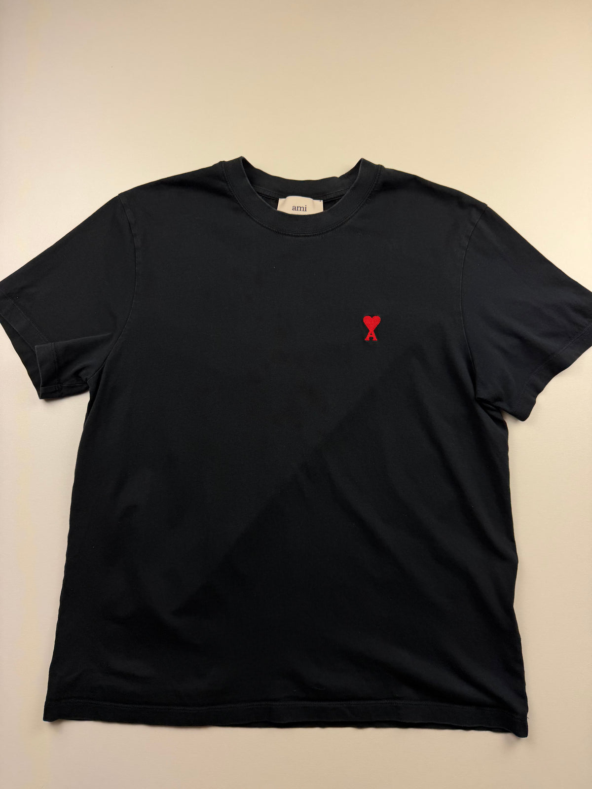 T-Shirt AMI Paris – Taille L – Noir – Logo Cœur Rouge