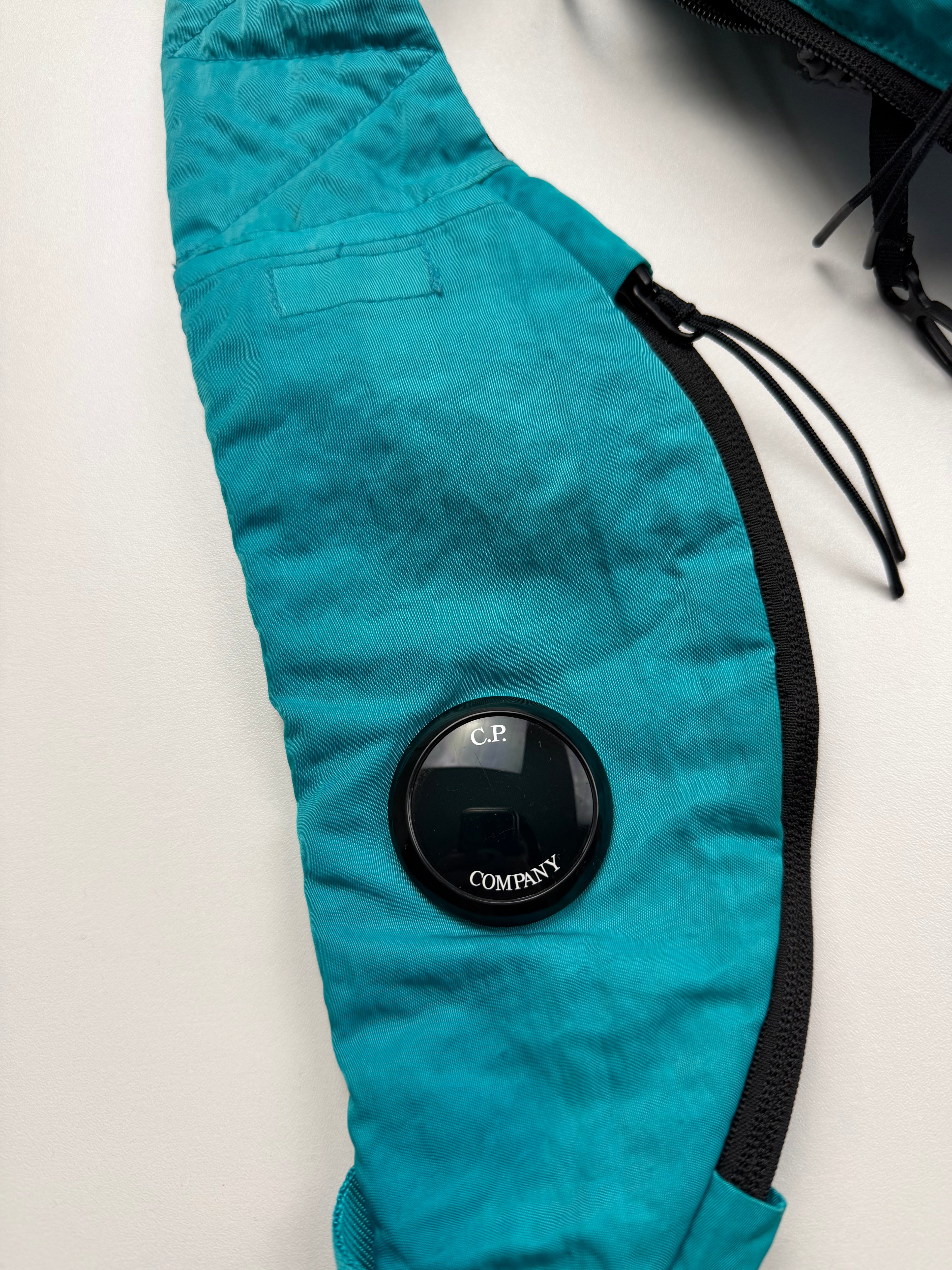 Sacoche C.P. Company Guitare – Nylon  – Bleu Argent