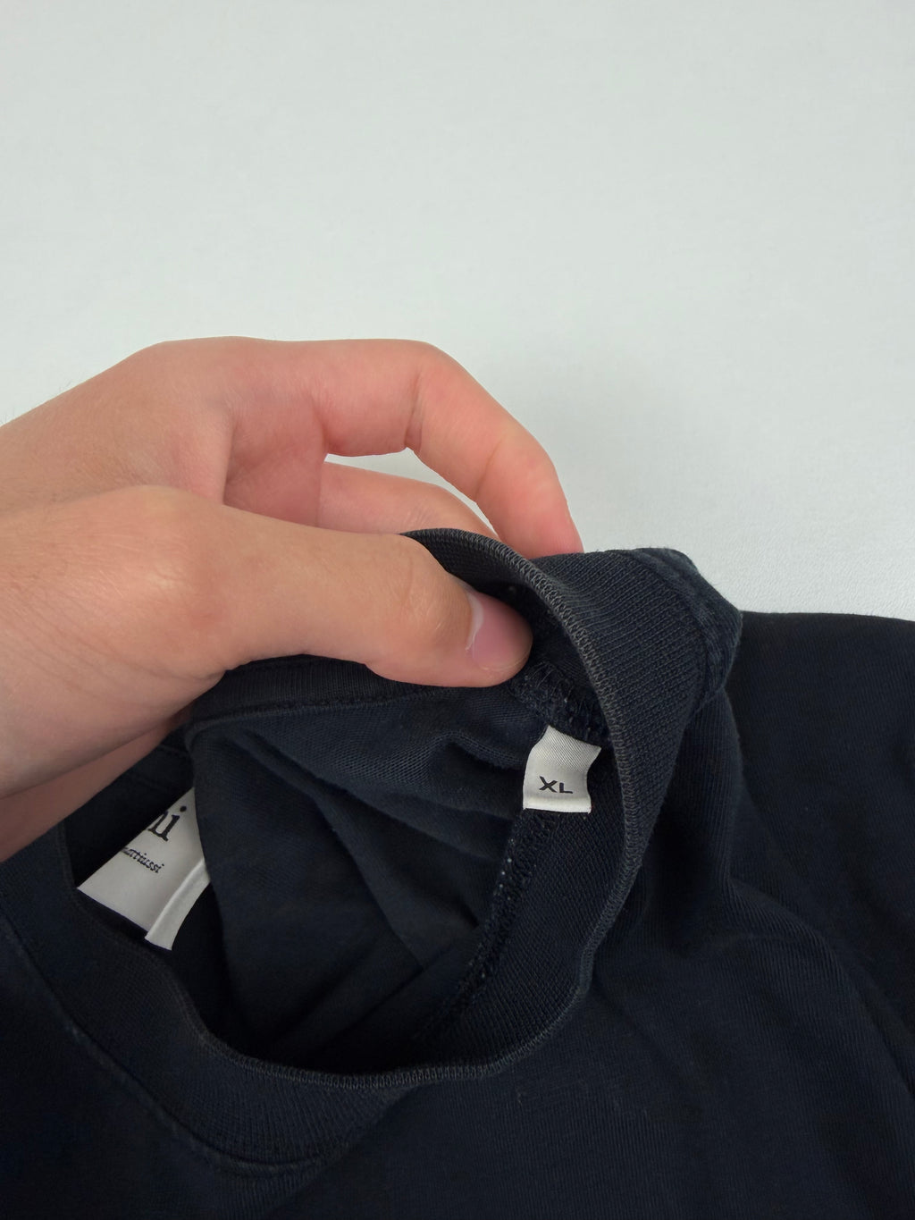 T-shirt AMI – Taille XL – Noir avec Logo Cœur Rouge