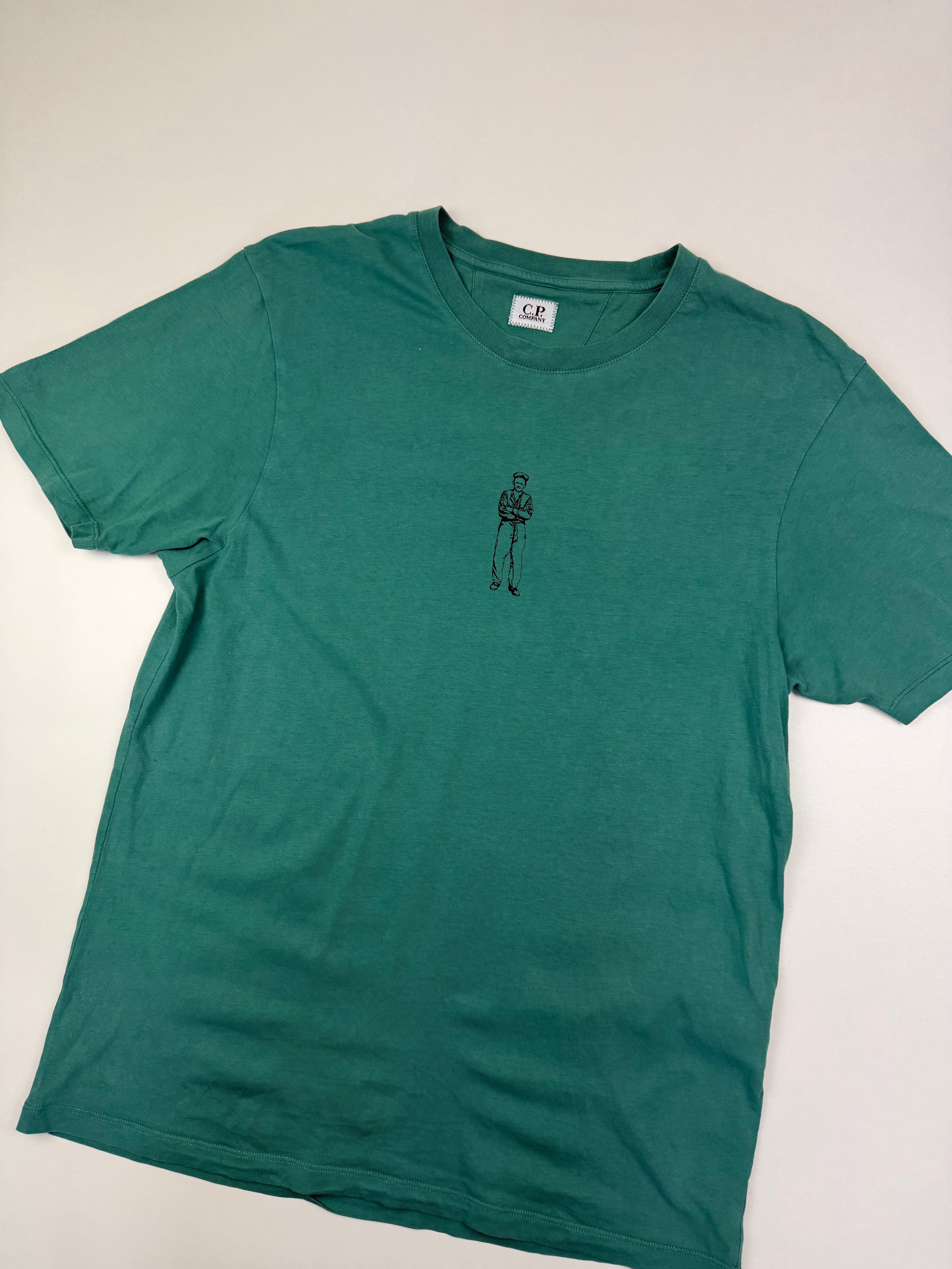 T-shirt C.P. Company – Taille M – Vert avec Motif Marin Avant et Inscription au Dos