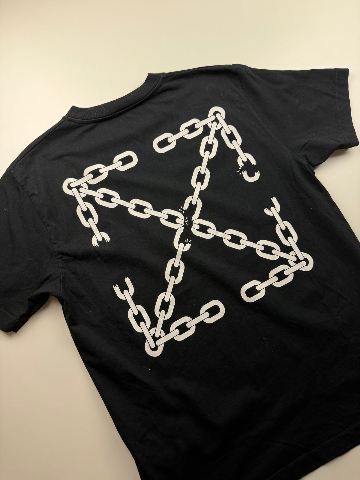 T-Shirt Off-White « Chain Arrows » – Taille L – Noir
