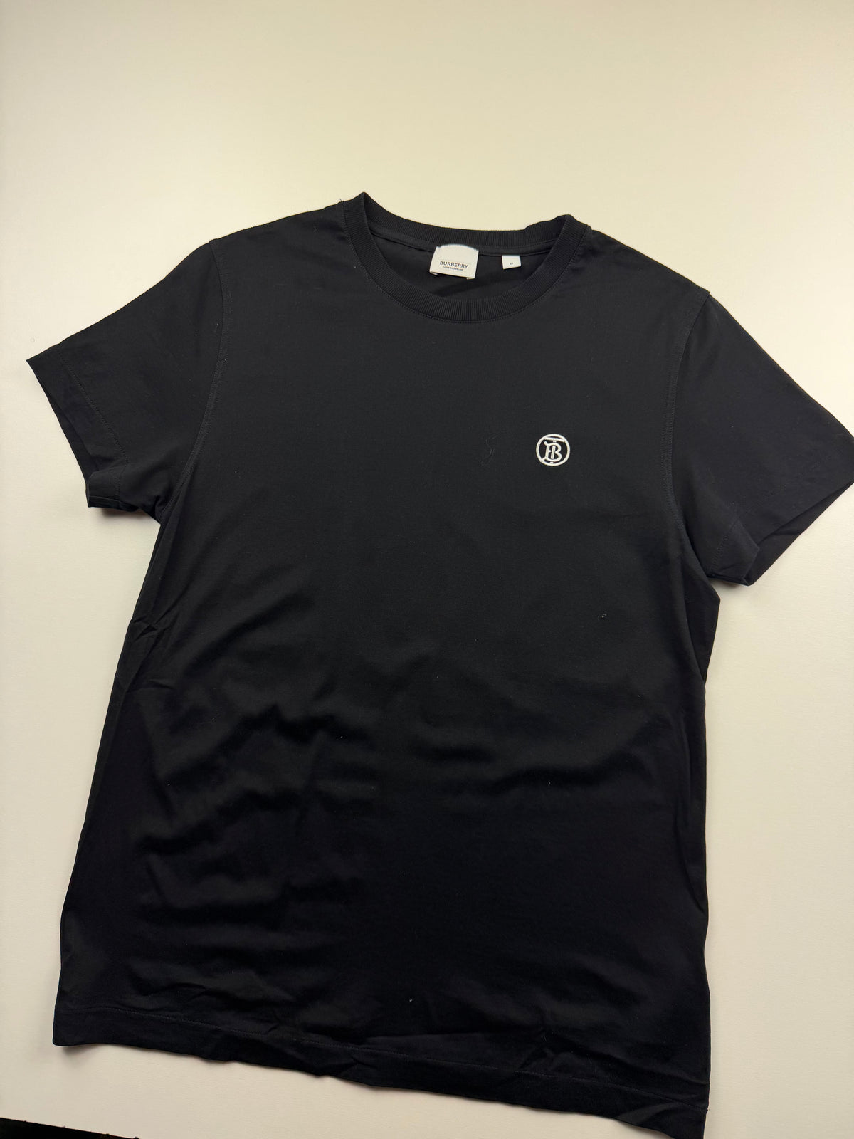 T-Shirt Burberry – Taille M – Noir – Logo Brodé