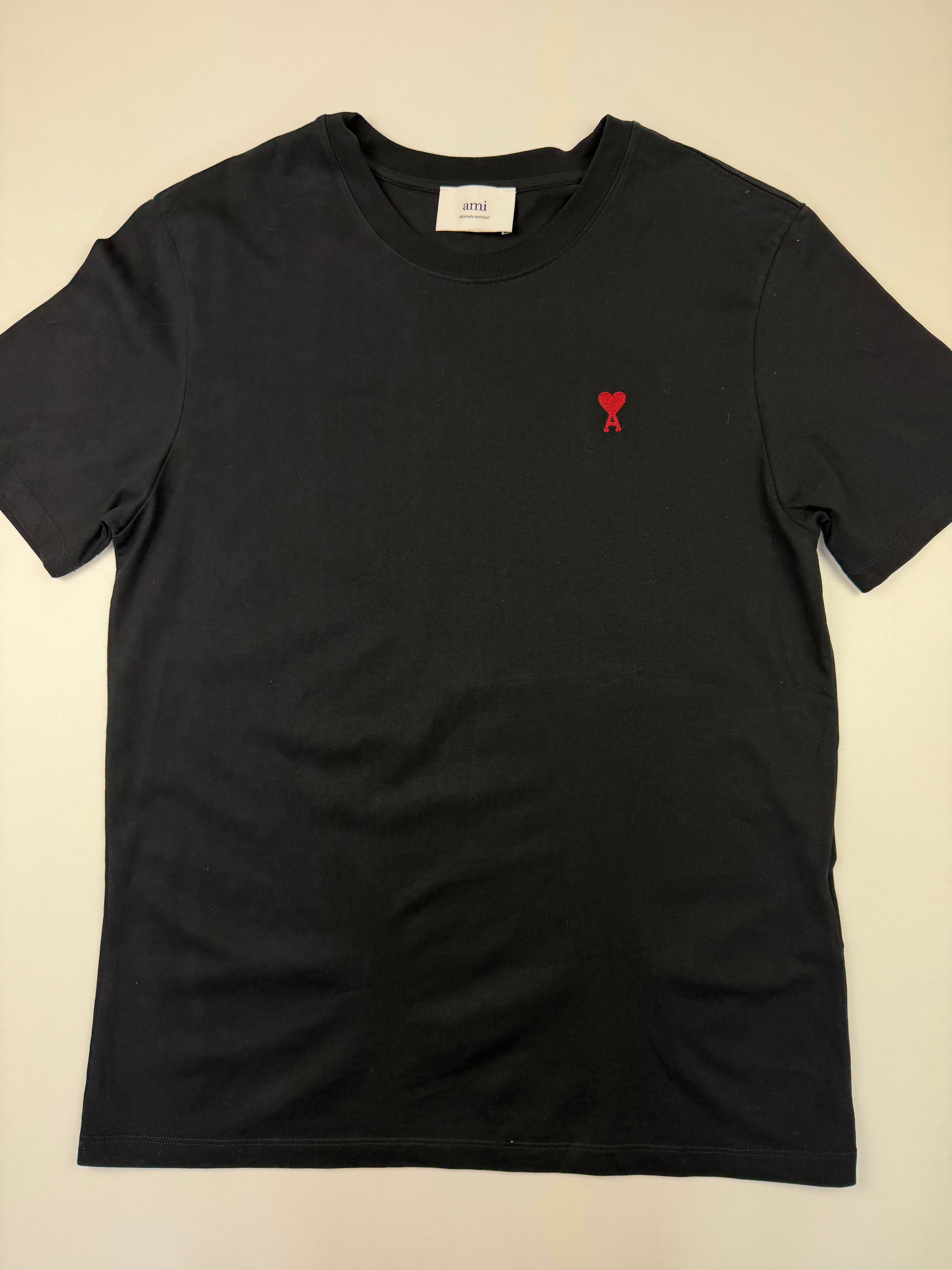 T-shirt AMI – Taille XL – Noir avec Cœur Rouge