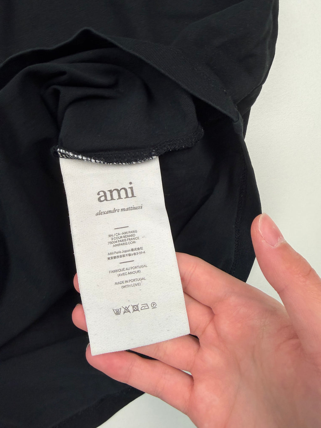 T-shirt AMI – Taille L – Noir avec Logo Cœur Rouge