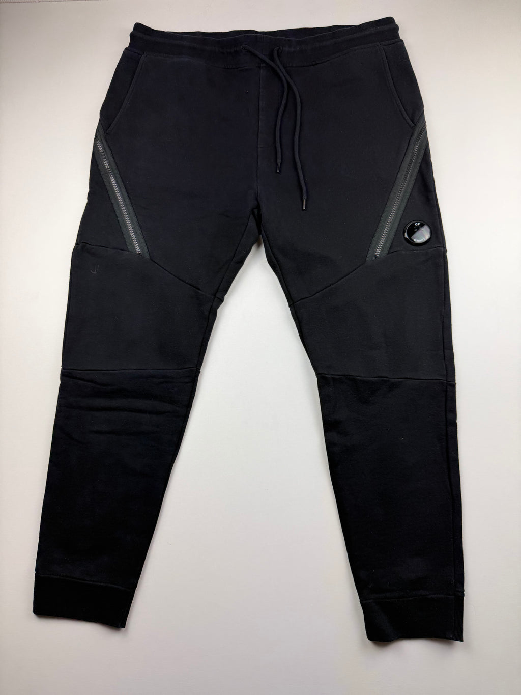 Jogging C.P. Company – Taille XL – Noir – 2 Poches Zippées