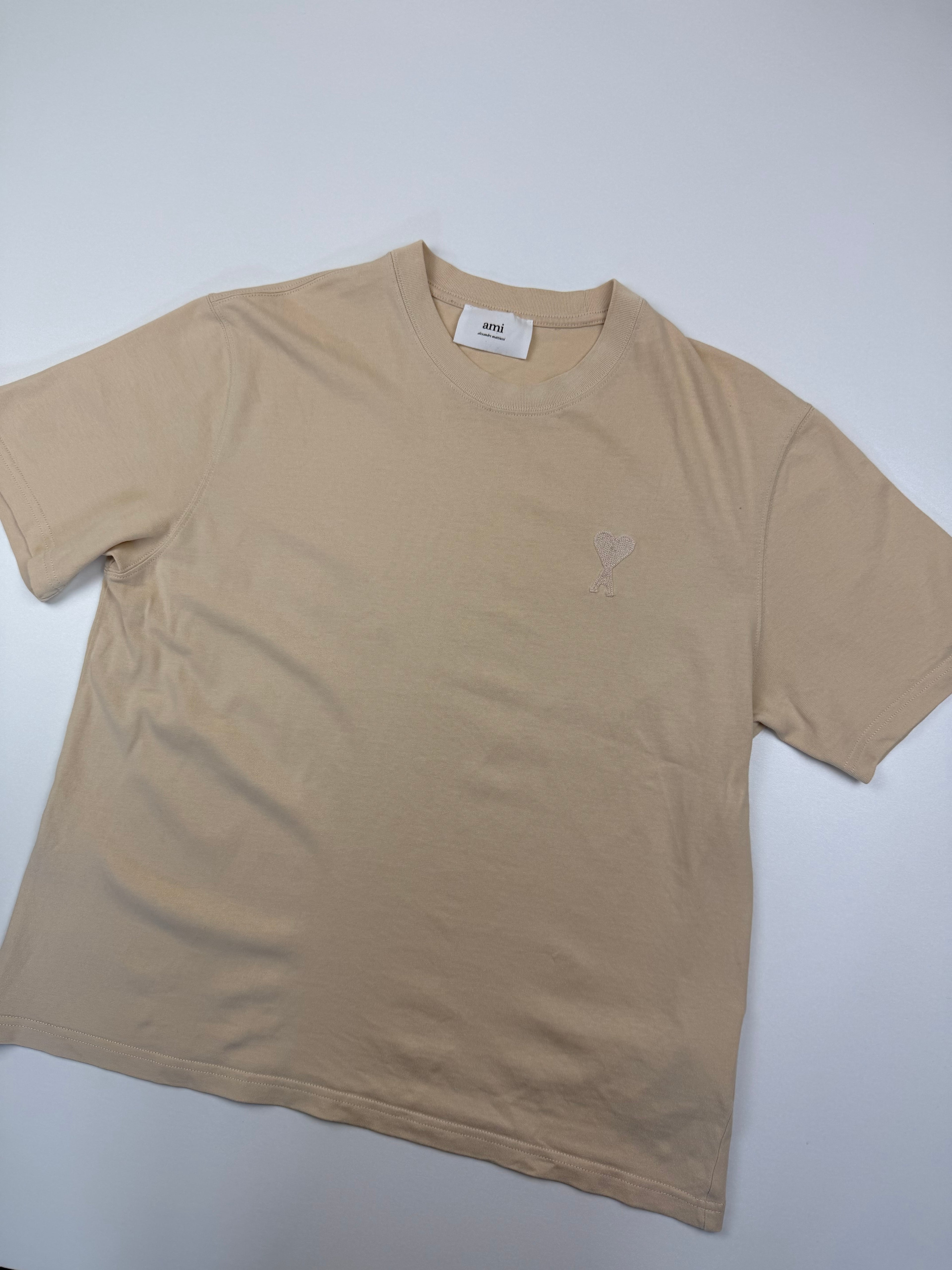 T-shirt AMI – Taille S – Beige avec Logo Cœur Ton sur Ton