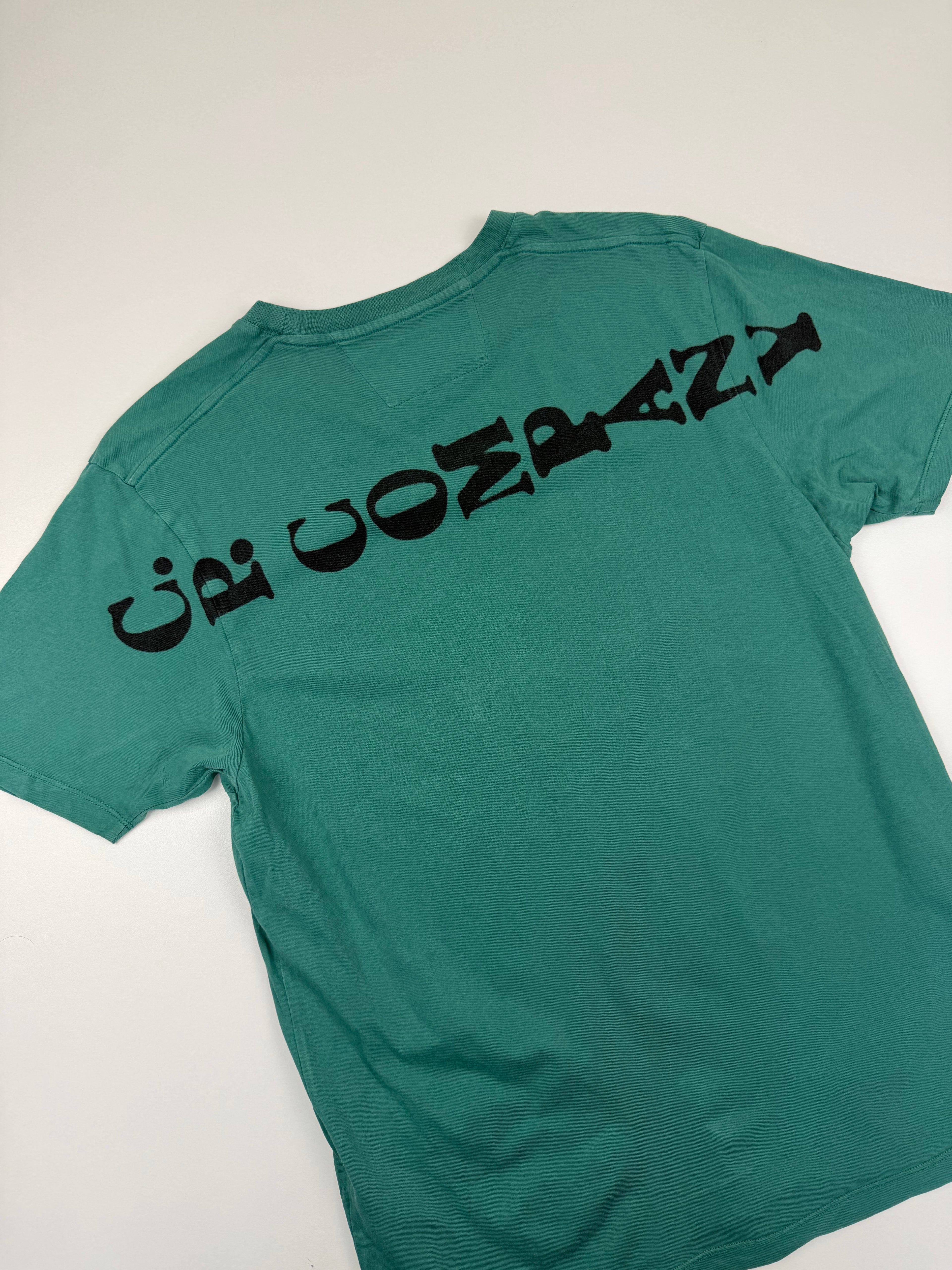 T-shirt C.P. Company – Taille M – Vert avec Motif Marin Avant et Inscription au Dos